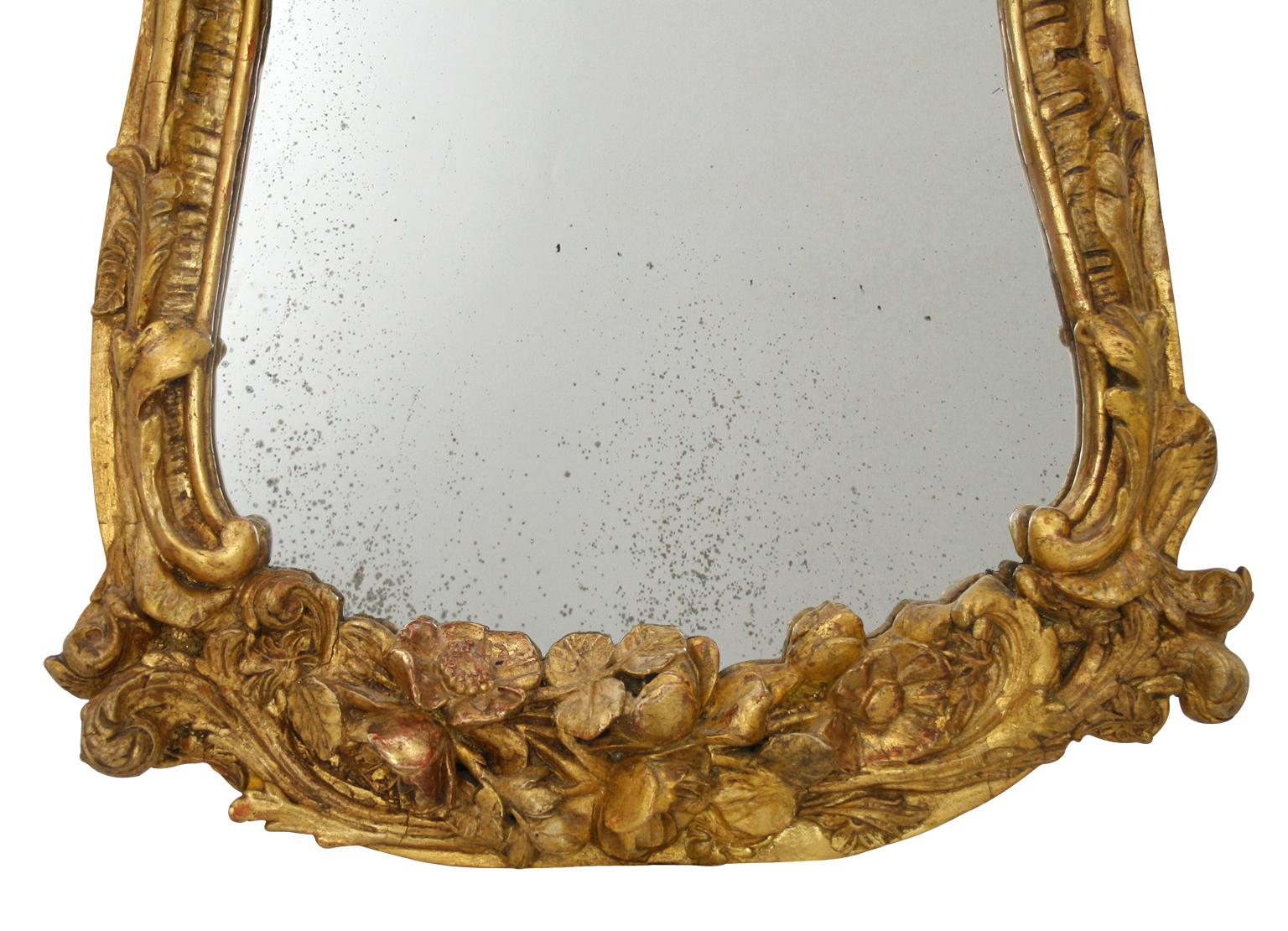 Antiker französischer Spiegel aus vergoldetem Holz, 19. Jahrhundert (Barock) im Angebot