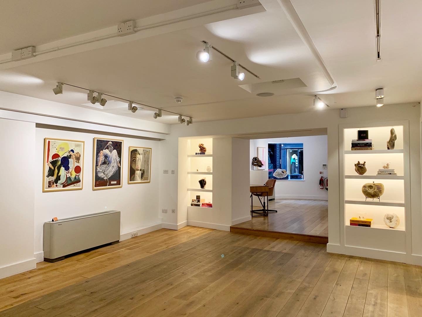 Extraordinary Objects - Cambridge CB1 2AN - 1stDibs