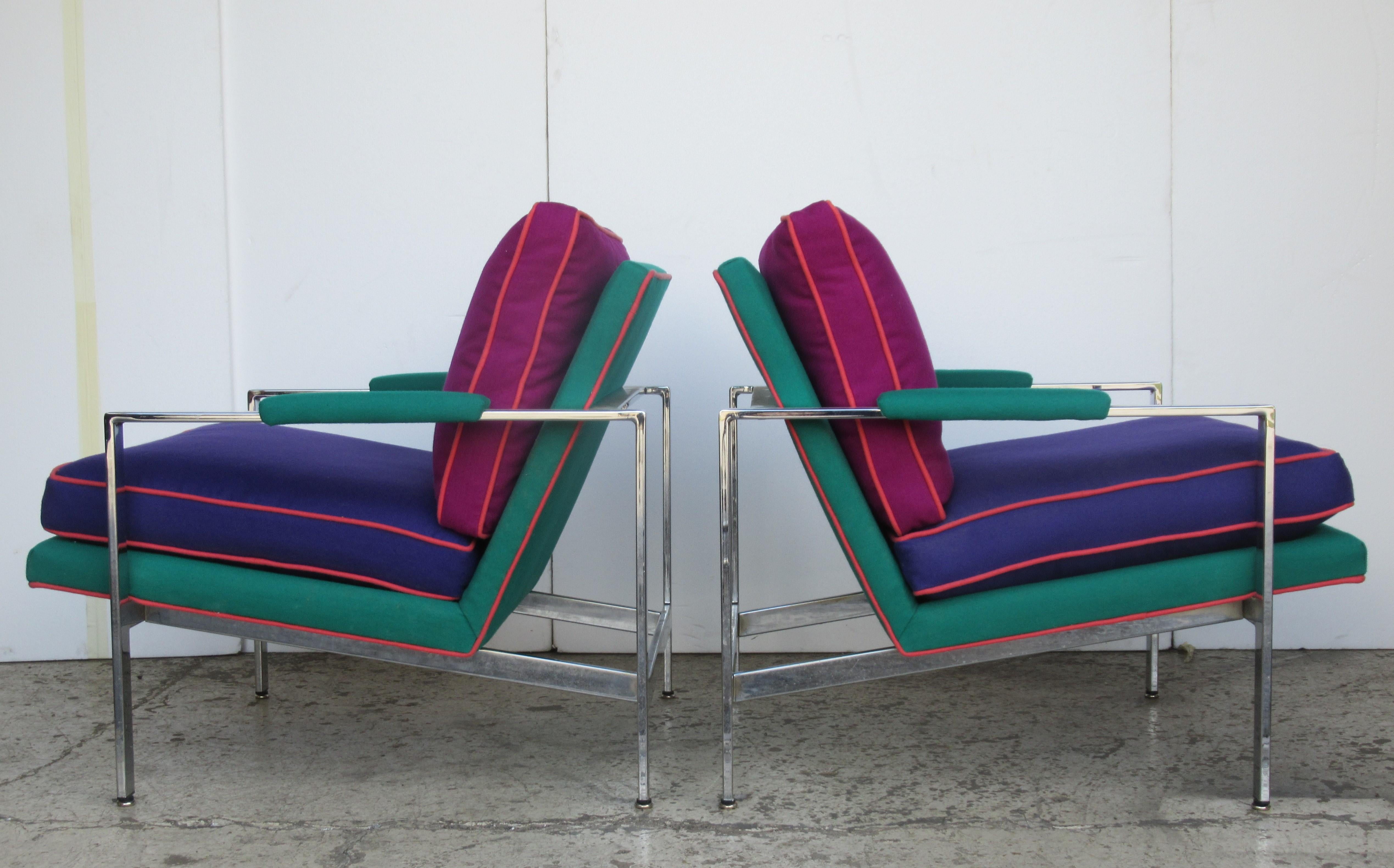 A very good pair of chrome steel flat bar lounge chairs by Milo Baughman for Thayer Coggin with a beautiful angular sculptural form - circa 1970. Look at all pictures and read condition report in comment section.