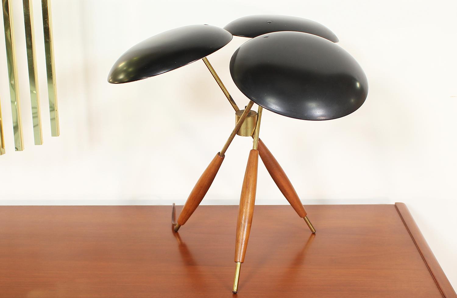 Gerald Thurston Tripod Table Lamp for Lightolier Co. In Good Condition In Los Angeles, CA