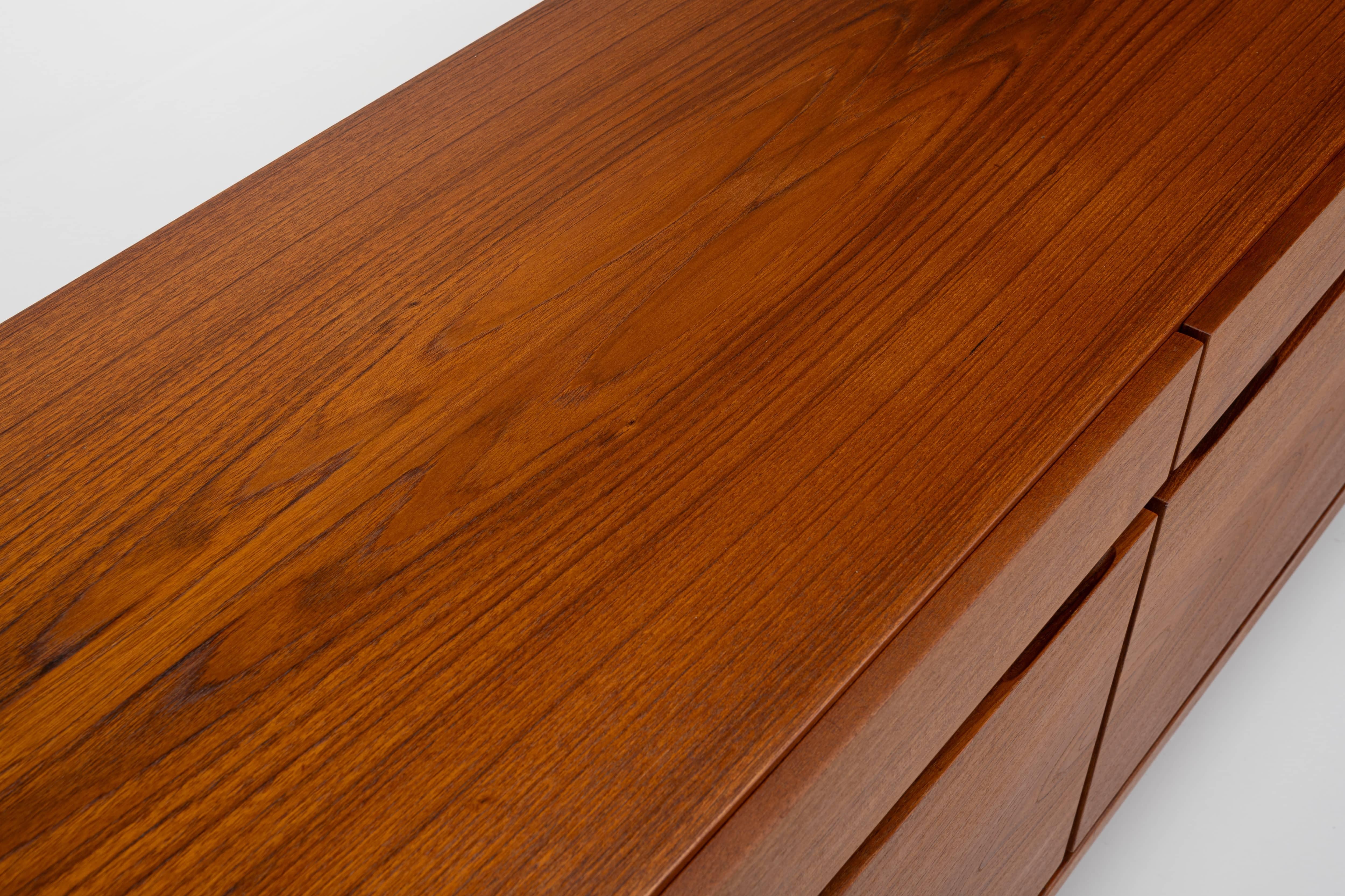FA-66 Sideboard by Ib Kofod Larsen for Faarup Mobelfabrik, 1960s 4