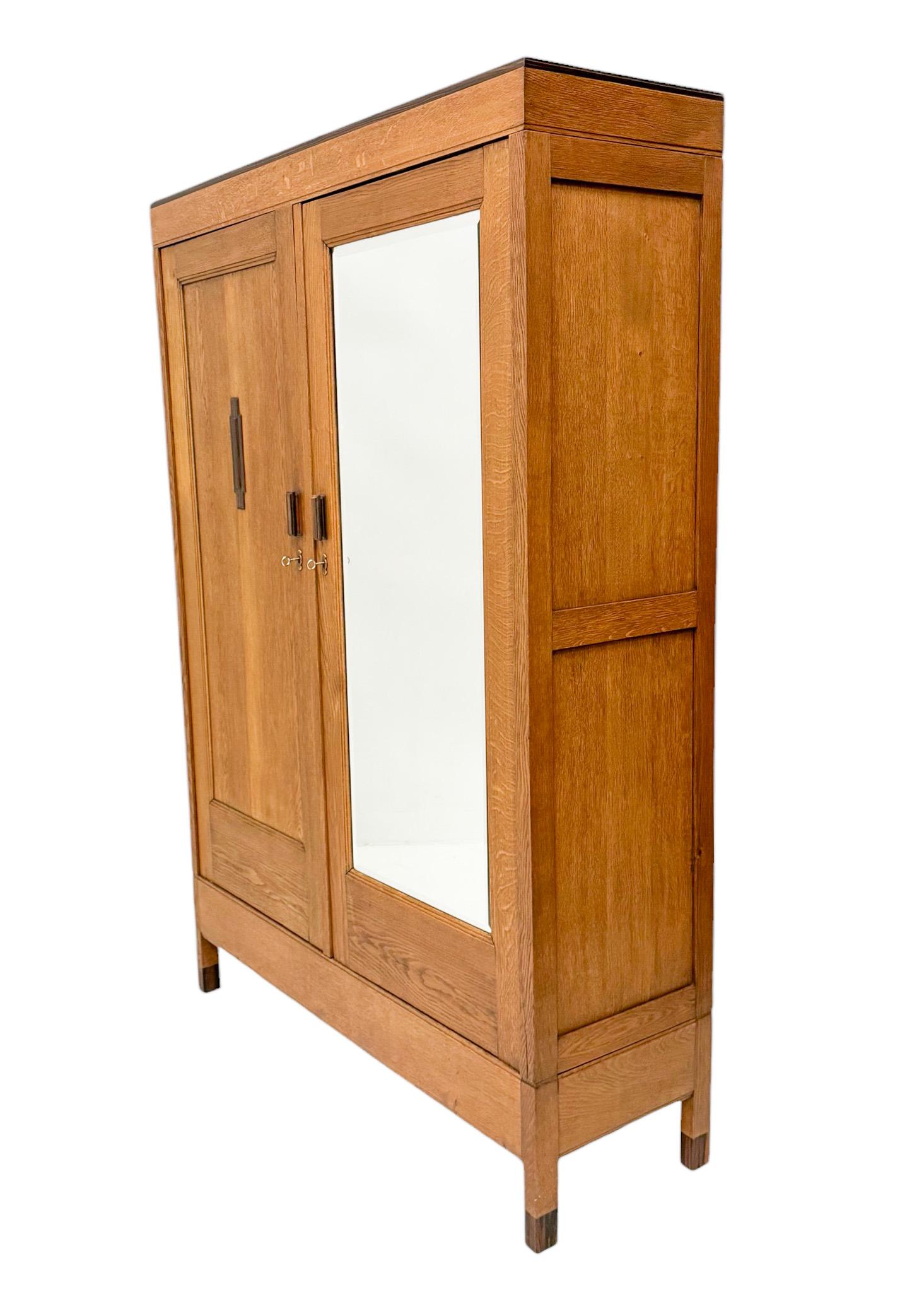 Néerlandais Fa. Armoire ou armoire de l'école d'Amsterdamse Art déco, années 1920 en vente