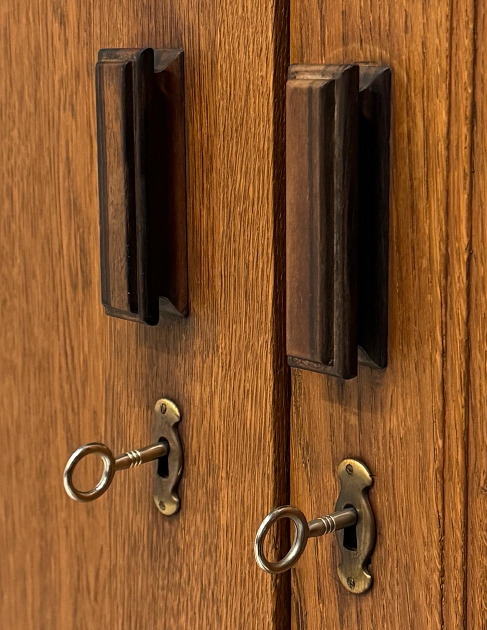 Fa. Armoire ou armoire de l'école d'Amsterdamse Art déco, années 1920 en vente 2