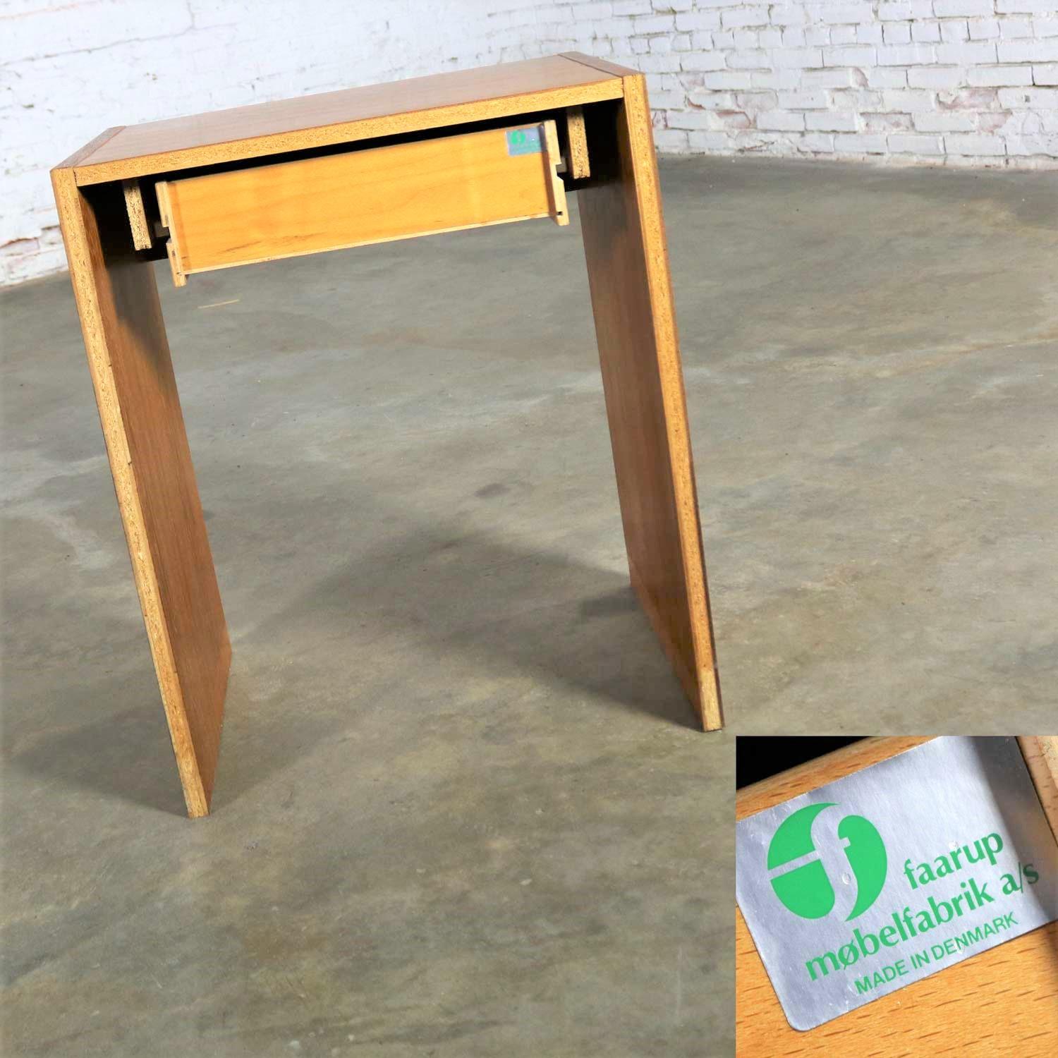 Faarup Mobelfabrik Scandinavian Modern Teak Single Drawer Nightstand/ Tiny Desk 2