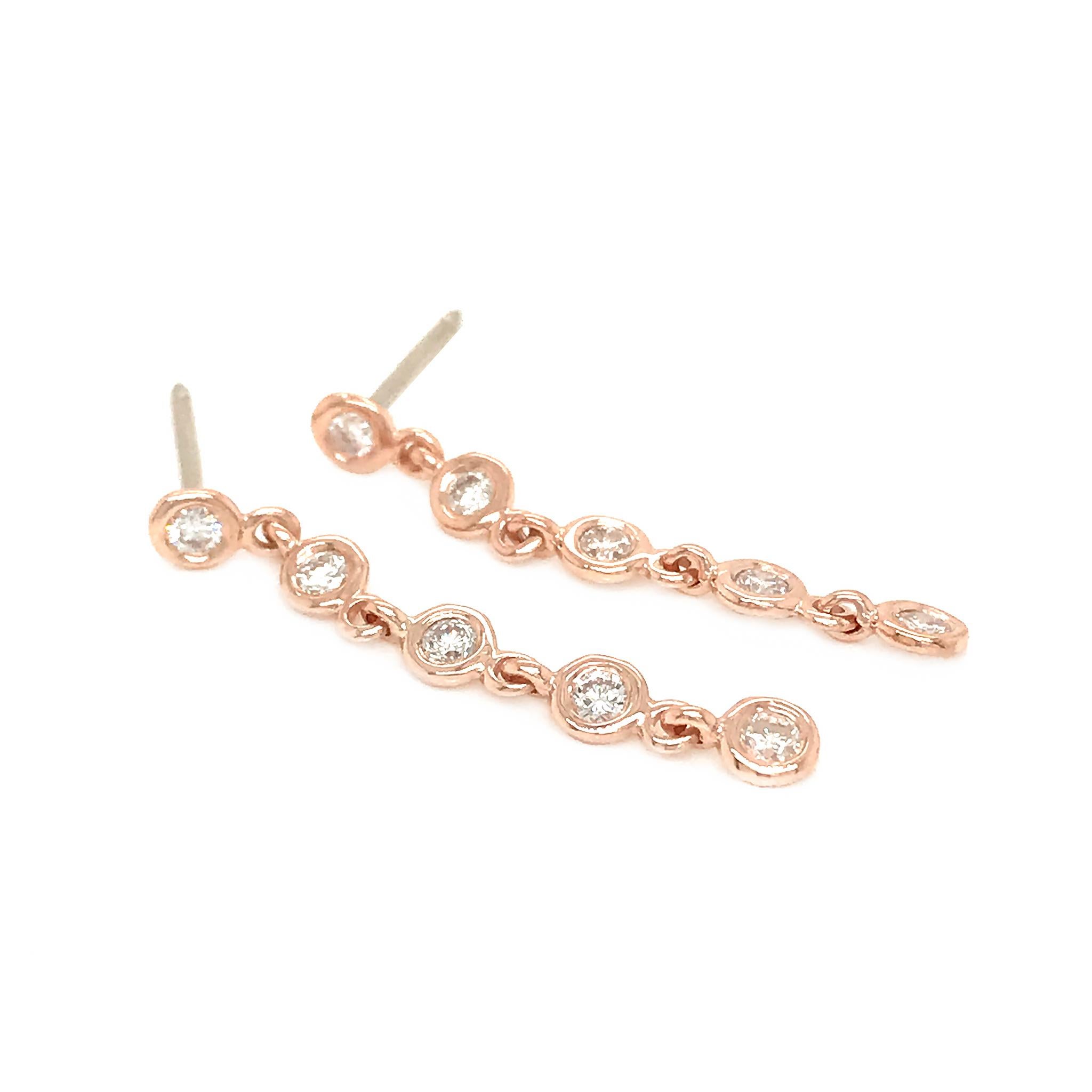 Taglio rotondo Fab Drops Orecchini a goccia con diamante rotondo in oro rosa 14 carati in vendita