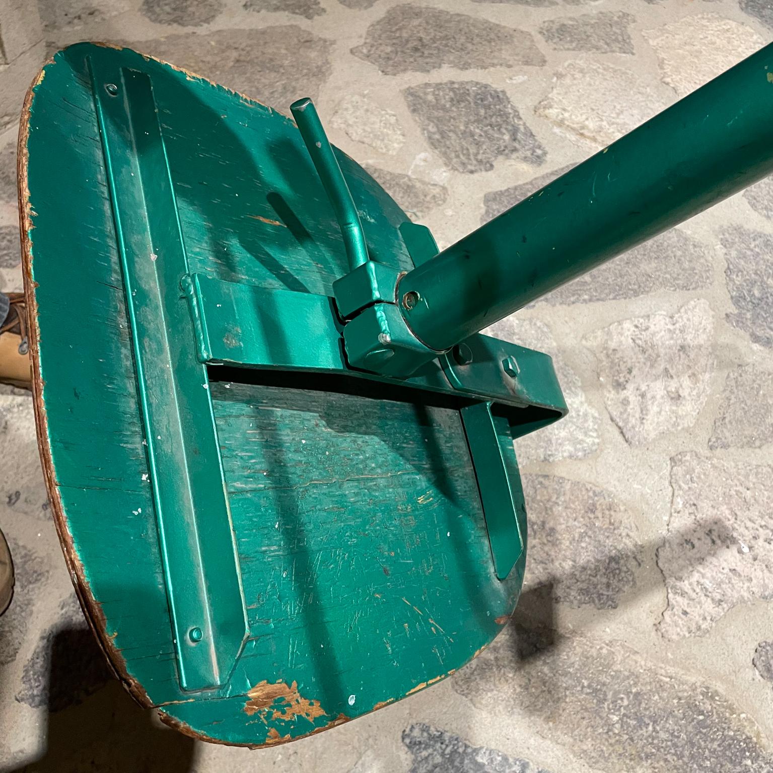 Fab French Prouve 1950s Style Green Office Chair Plywood Tripod Base + Footrest For Sale 9