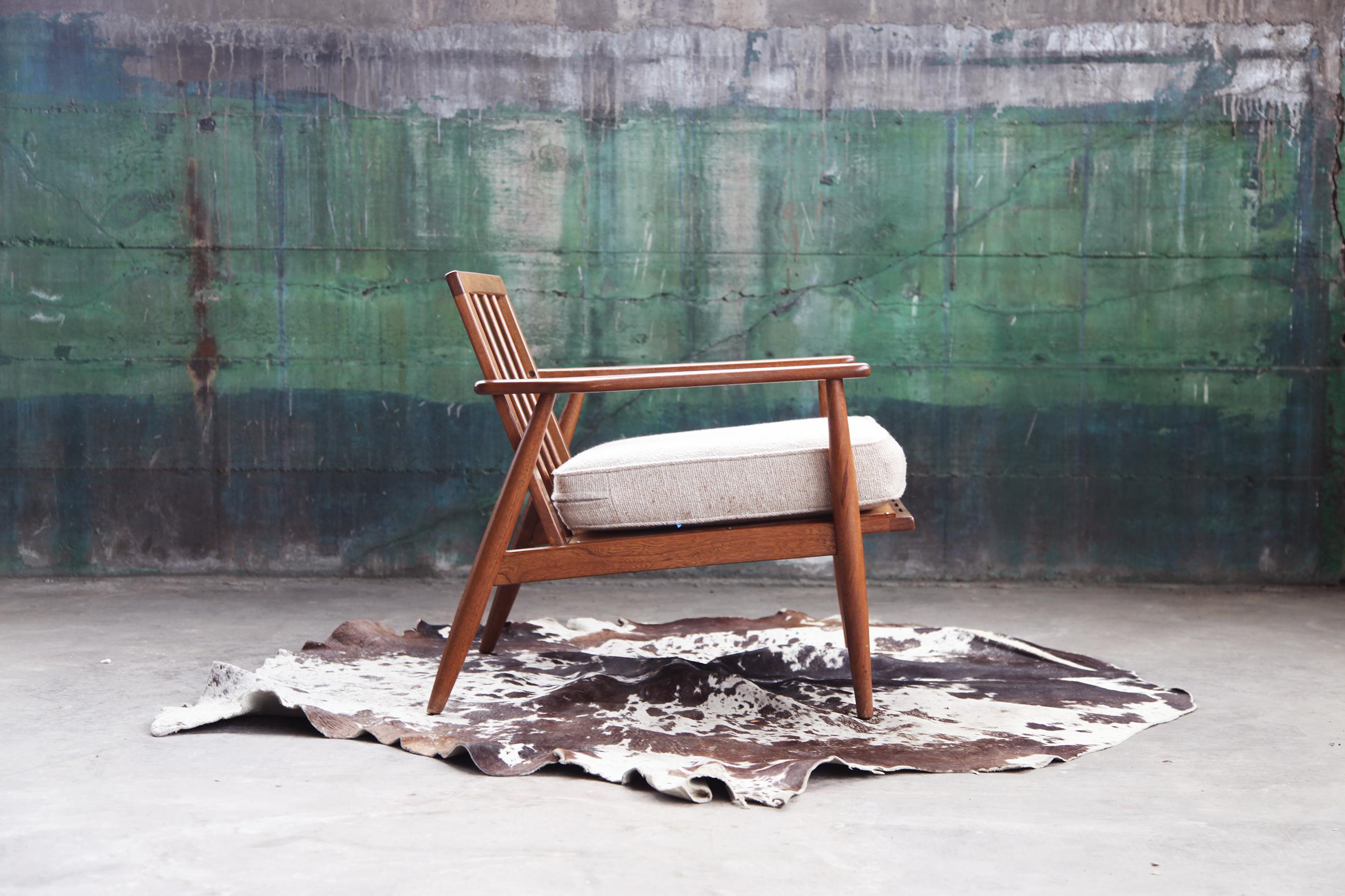 FAB Skulpturale Mid Century Danish Style Nussbaum Lounge Stuhl Rahmen (Moderne der Mitte des Jahrhunderts) im Angebot