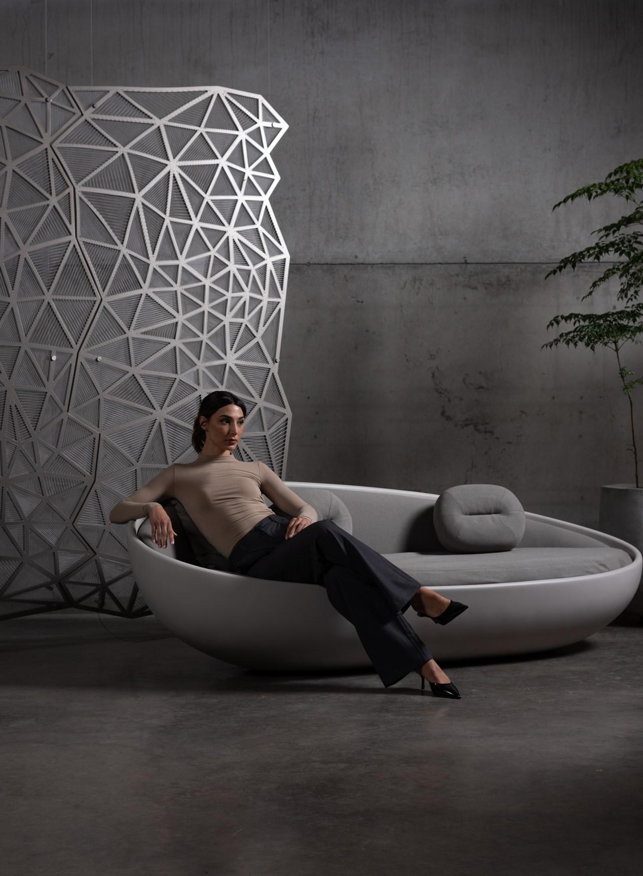 Faba Fiber Chaise by Piegatto, a Sculptural Outdoor Chaise In New Condition For Sale In Guatemala, GU