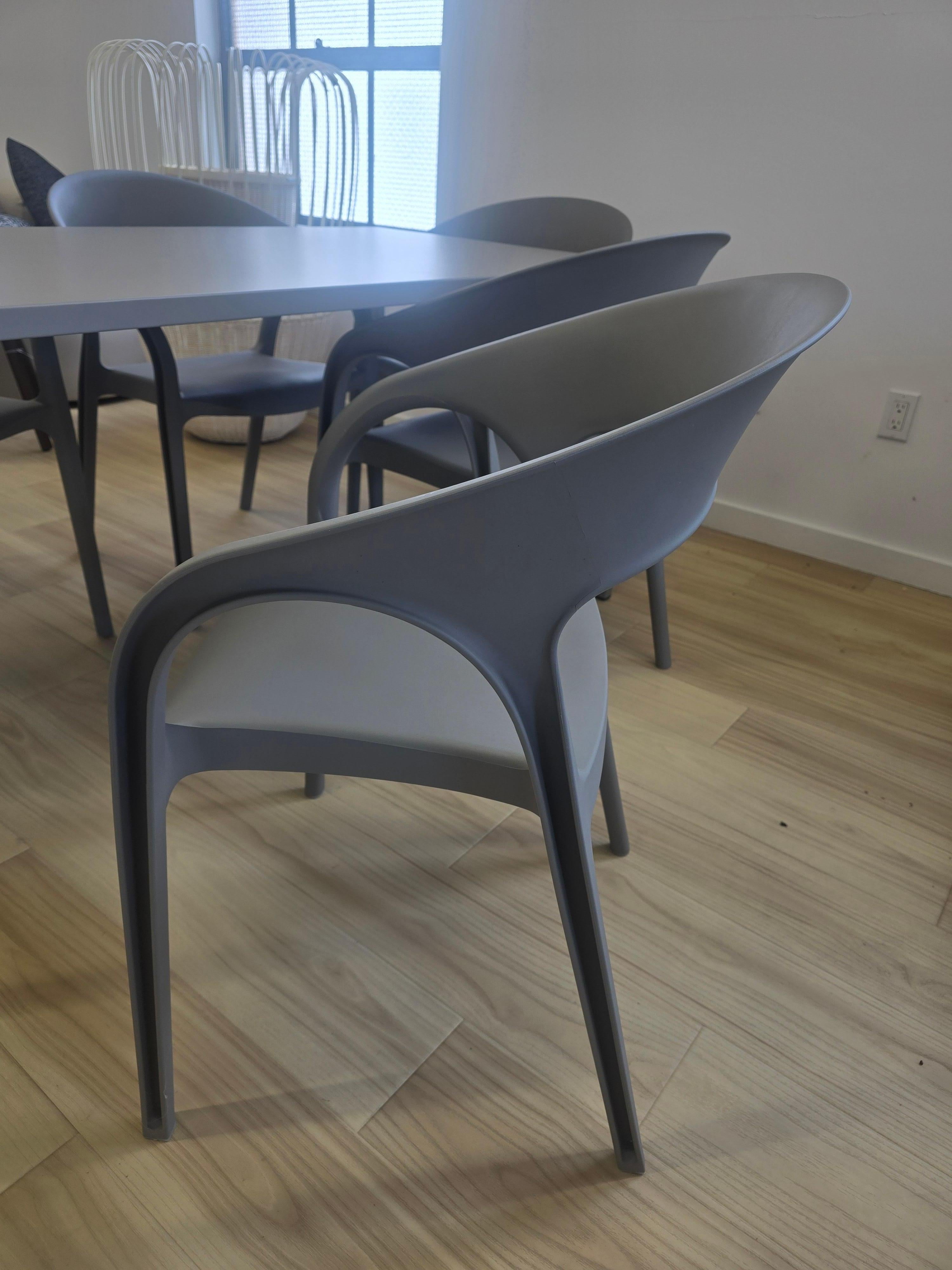 Fabbrico Conjunto de mesa y silla de comedor Gossip Siglo XXI y contemporáneo en venta