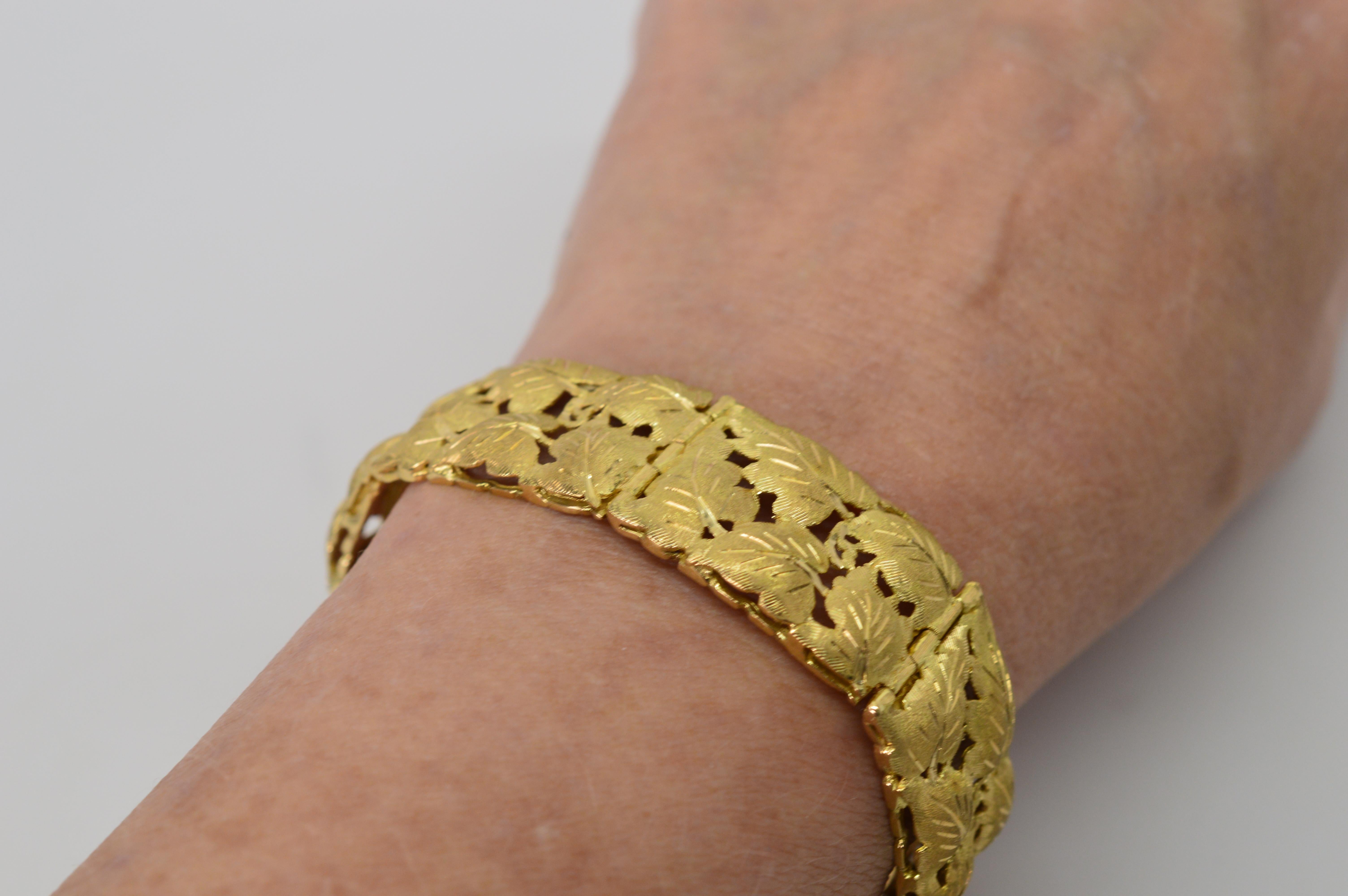 Fabbrini 18 Karat Satin Yellow Gold Grape Leaf Inspired Link Bracelet In Excellent Condition For Sale In Mount Kisco, NY