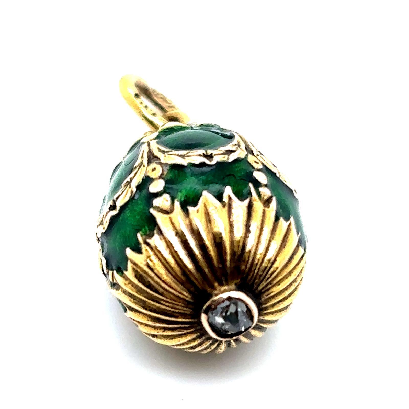 Russian Empire Fabergé 14 Karat Yellow Gold Green Enamel Diamond Egg Pendant For Sale