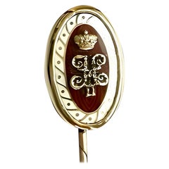 Alfiler de gancho Fabergé de oro de 14 quilates con esmalte Rojo Imperial en caja de presentación original Antiguo