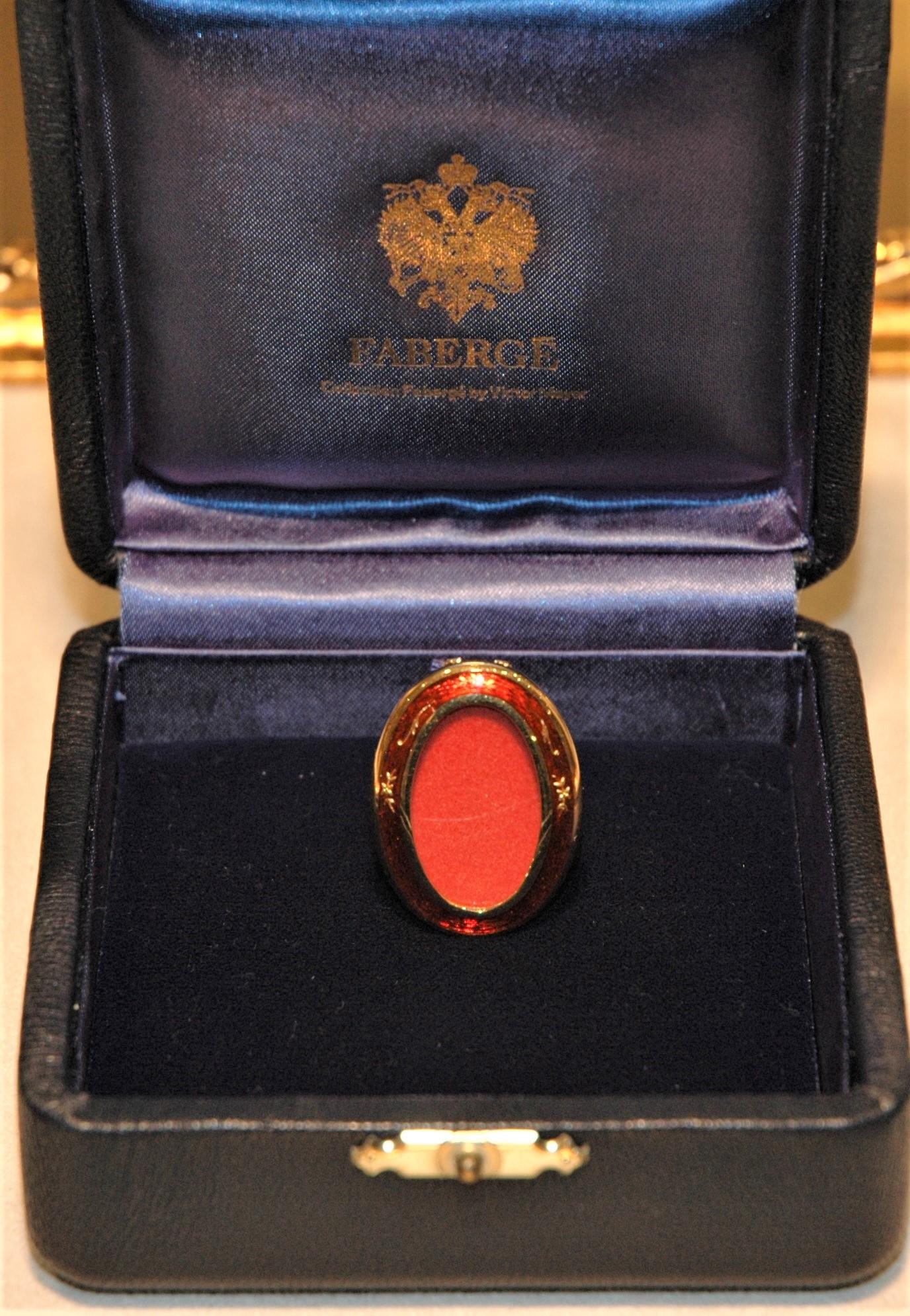 Fabergé 18 Kt Gold Frame with Red Enamel In New Condition For Sale In BARI, IT