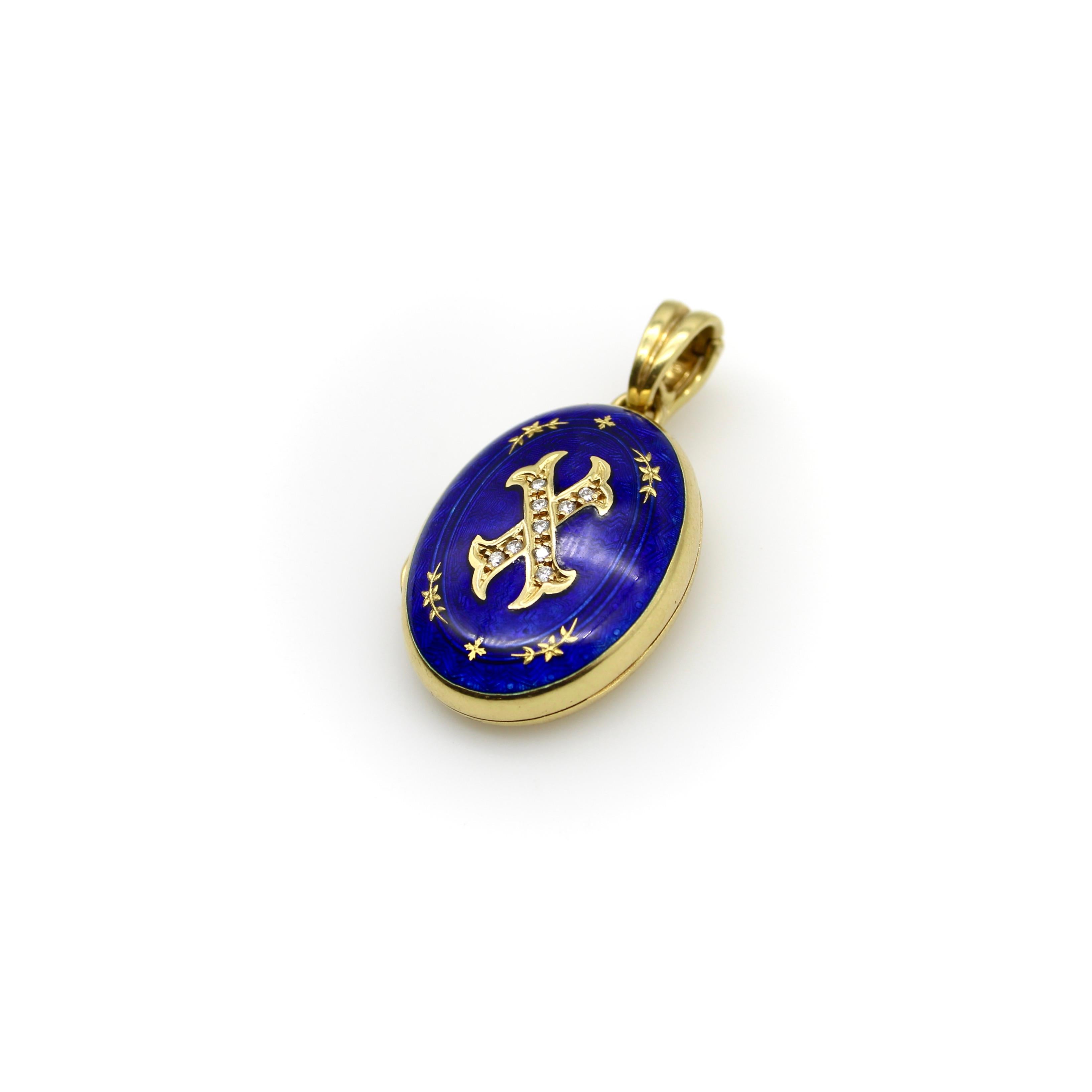 Taille ronde Médaillon en or 18K émaillé guilloché de diamants de Fabergé par Victor Mayer en vente