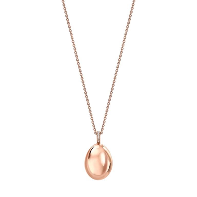 The price and availability of this piece is for US clients only. Please inquire for pricing and availability in your region.

This Rose Gold Pendant features round white diamonds, set in 18 karat rose gold. The egg pendant is 18mm. The Essence