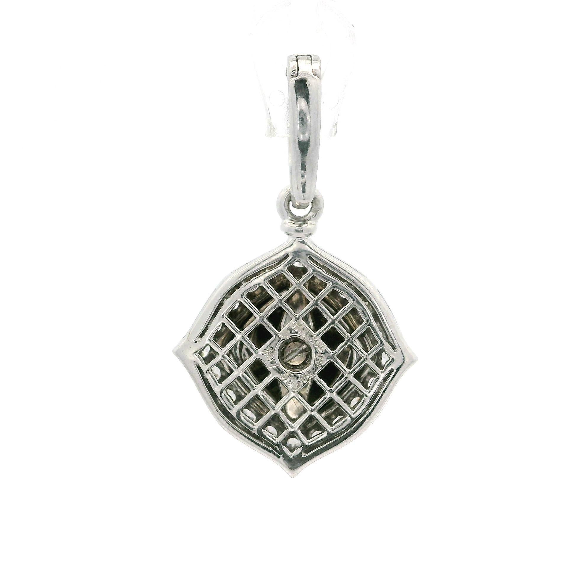 Fabergé 18k or blanc 0.58ctw Diamond w/ Blue Enamel Work Enhancer Bail Pendentif Pour femmes en vente