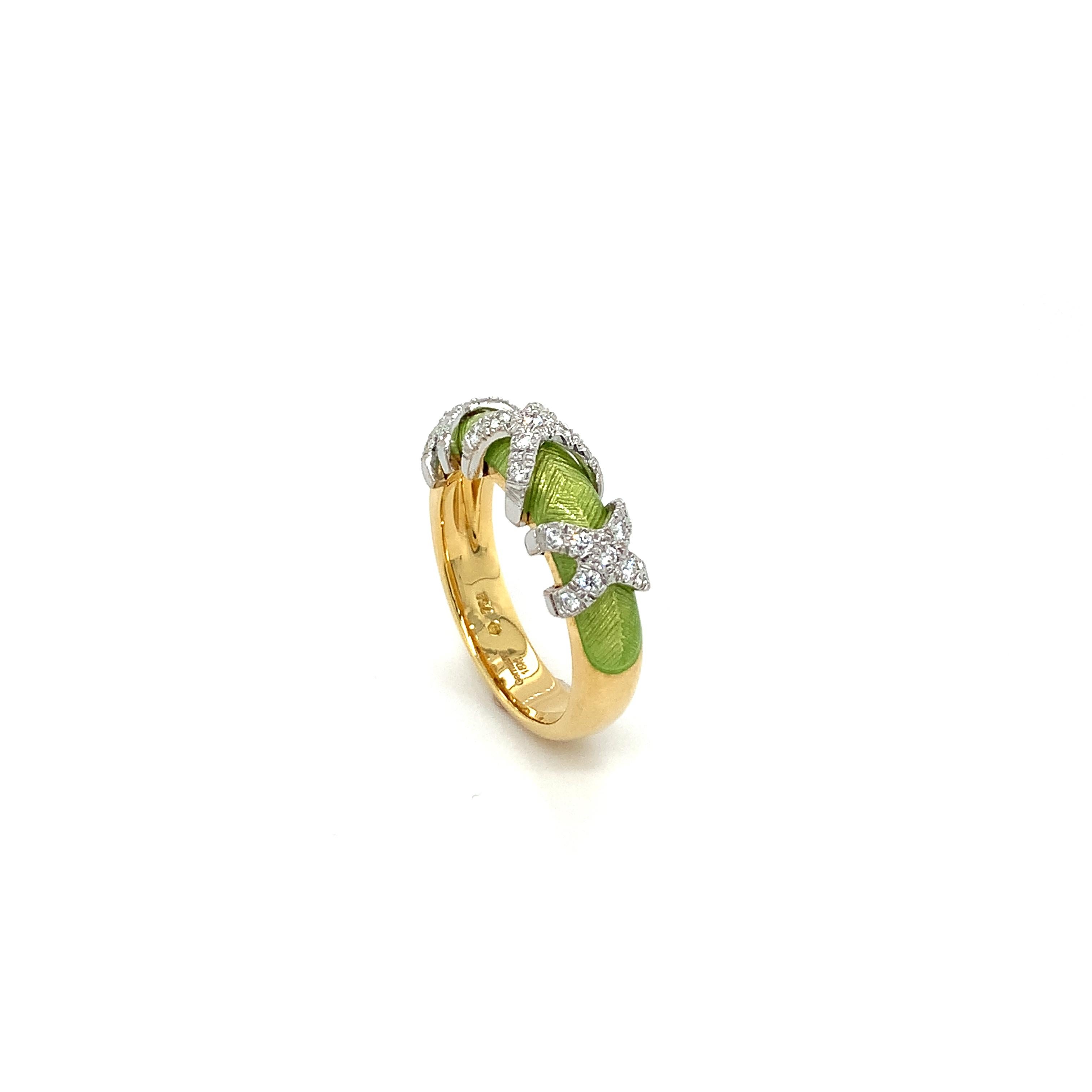 Fabergé Xenia ring, translucent spring green enamel, 18k yellow and white gold, 27 diamonds 0,27 ct G/IF

Reference: F2503/P1/00/00/104
Brand: Fabergé
Collection: Xenia
Workmaster: Victor Mayer, Germany
Material: 18k yellow gold / white