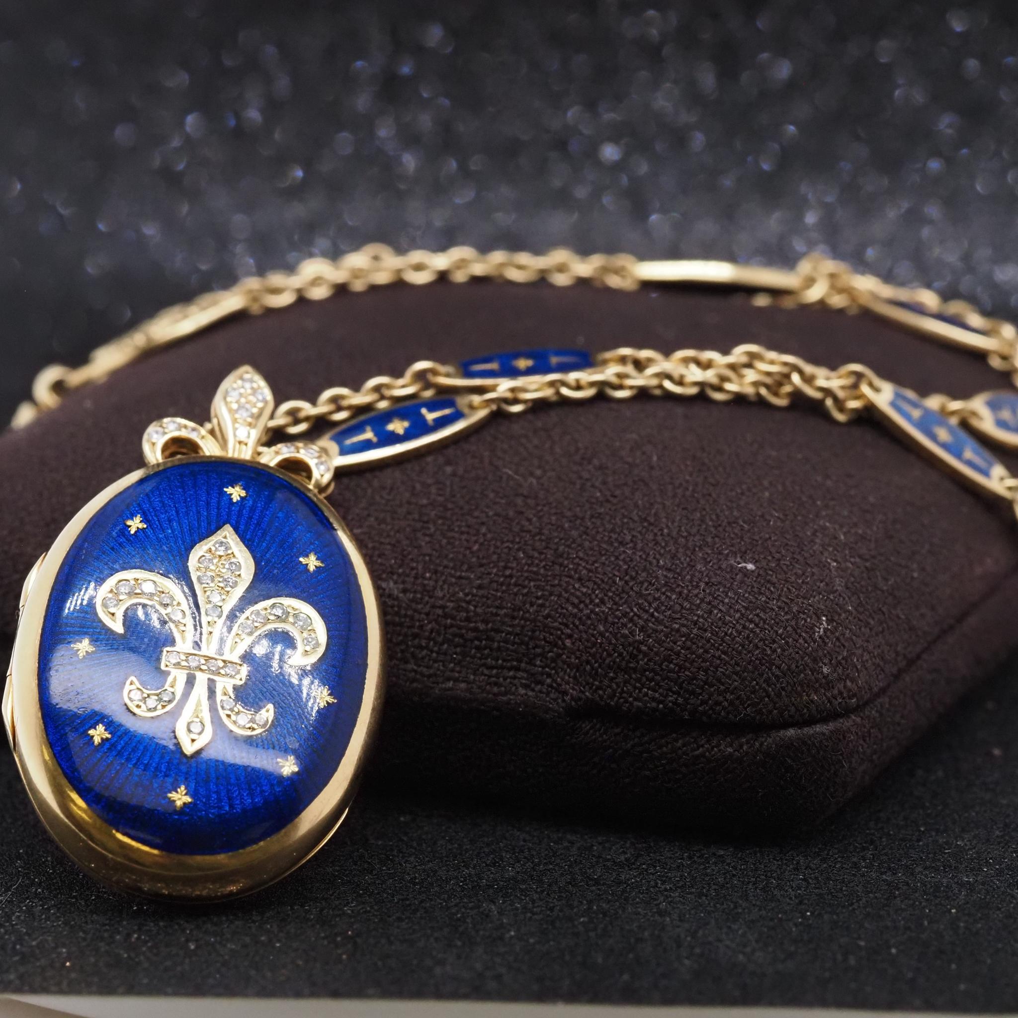 Year: 1990s

Item Details:

Metal Type: 18K Yellow Gold [Hallmarked, and Tested]
Weight: 56.8 grams

Diamond Details:
Weight: .50ct total weight
Cut: Round Brilliant
Color: D-E
Clarity: VS

Pendant Measurements: 1.75inch x 1.25 inch

Chain