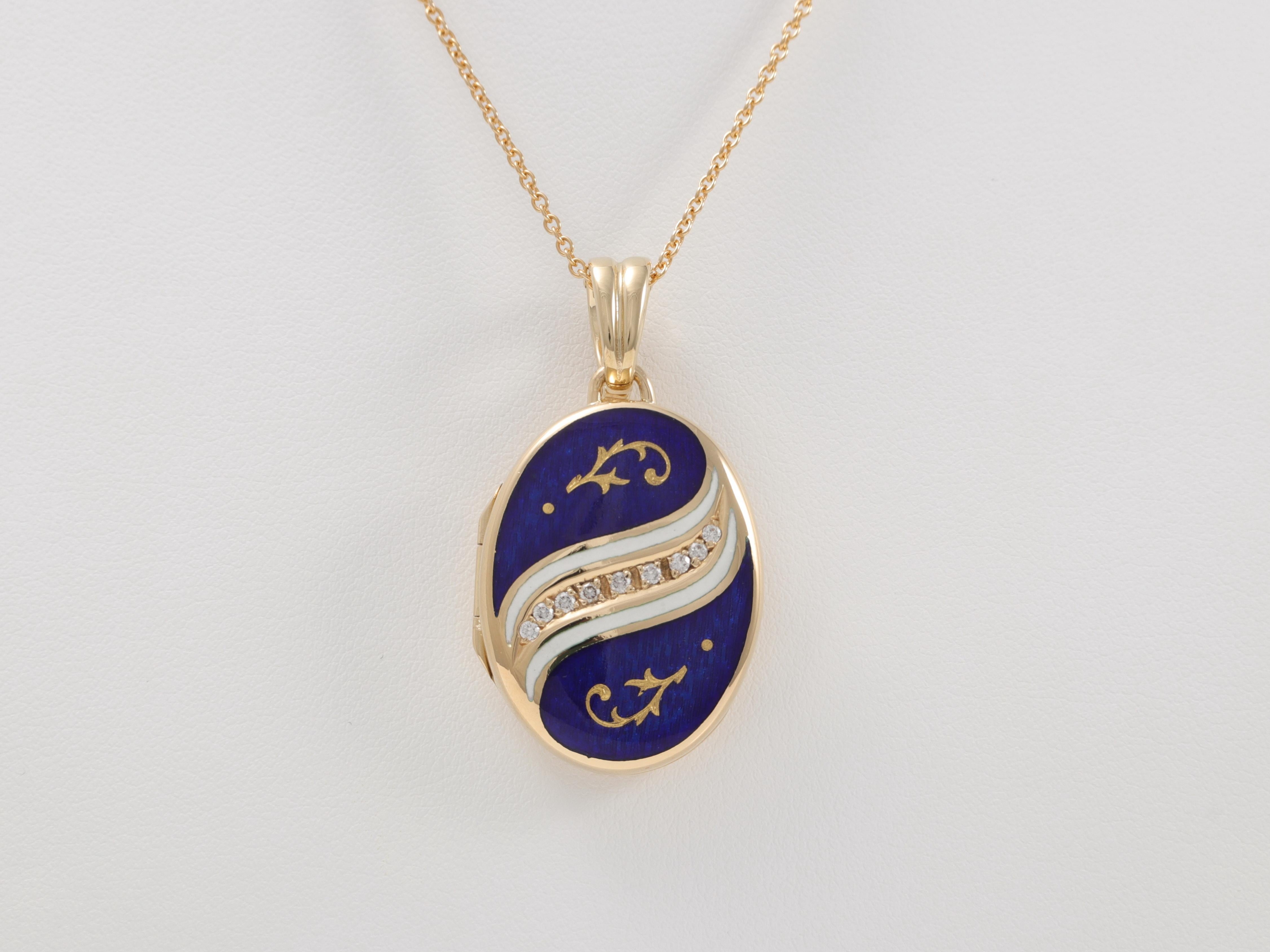 Belle Époque Fabergé or jaune 18k, médaillon ovale en émail bleu guilloché avec 9 diamants #2/150 en vente