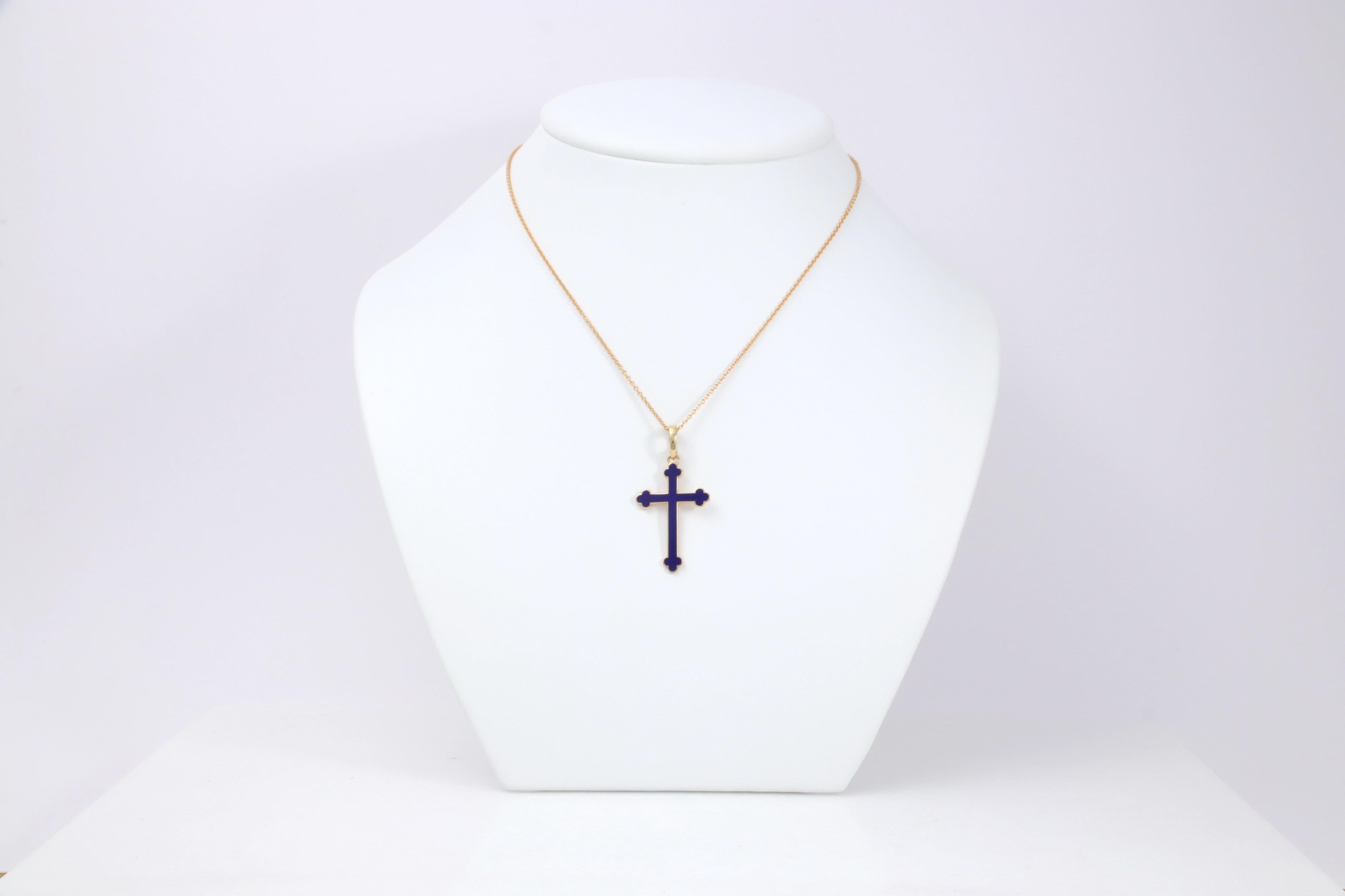 Ciondolo a croce in oro giallo 18k Fabergé con smalto blu reale Guilloche Enhancer Bale in vendita 6