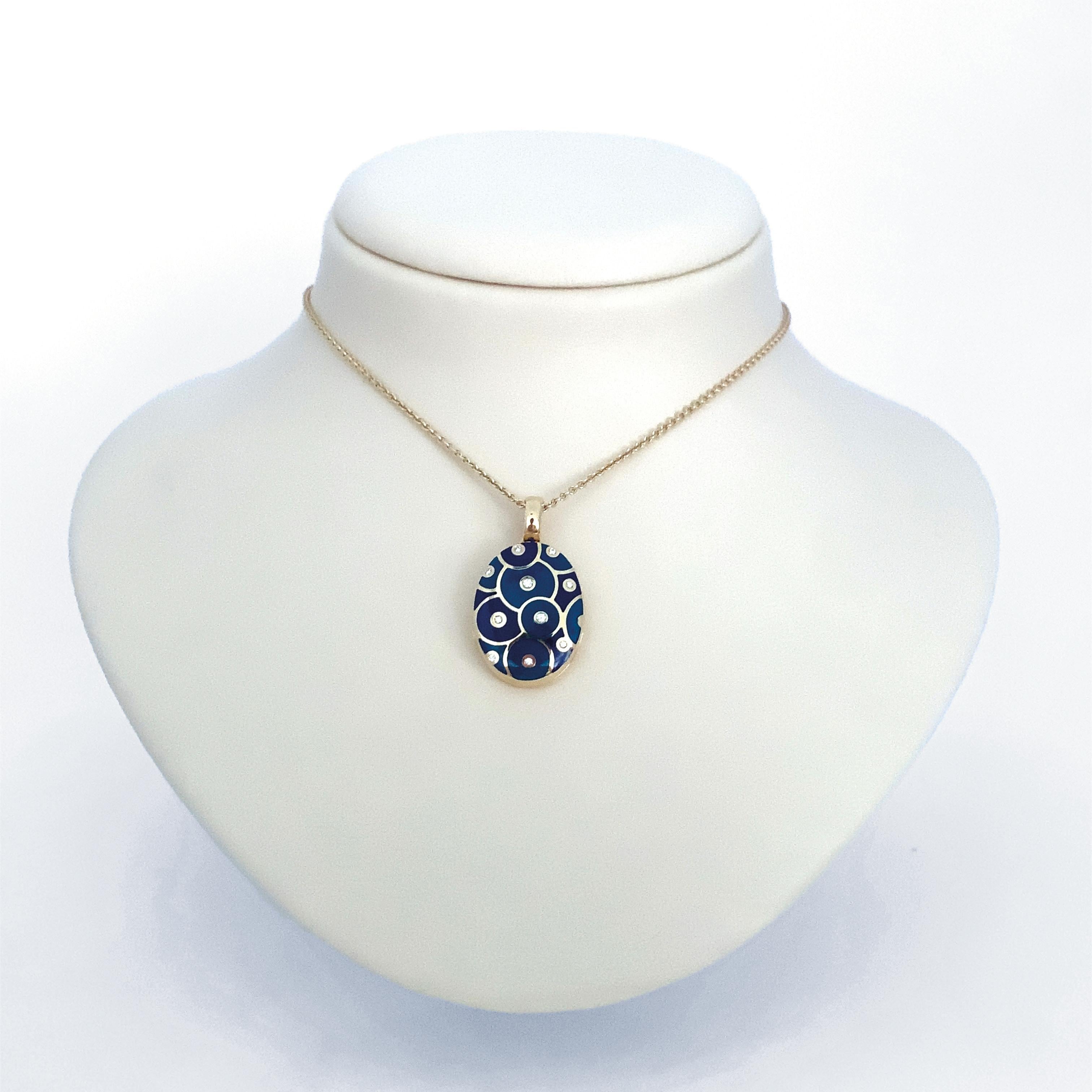 Fabergé 18k Gelbgold Oval Blau Emaille Medaillon Anhänger 10 Diamanten insgesamt 0, 12c im Angebot 3
