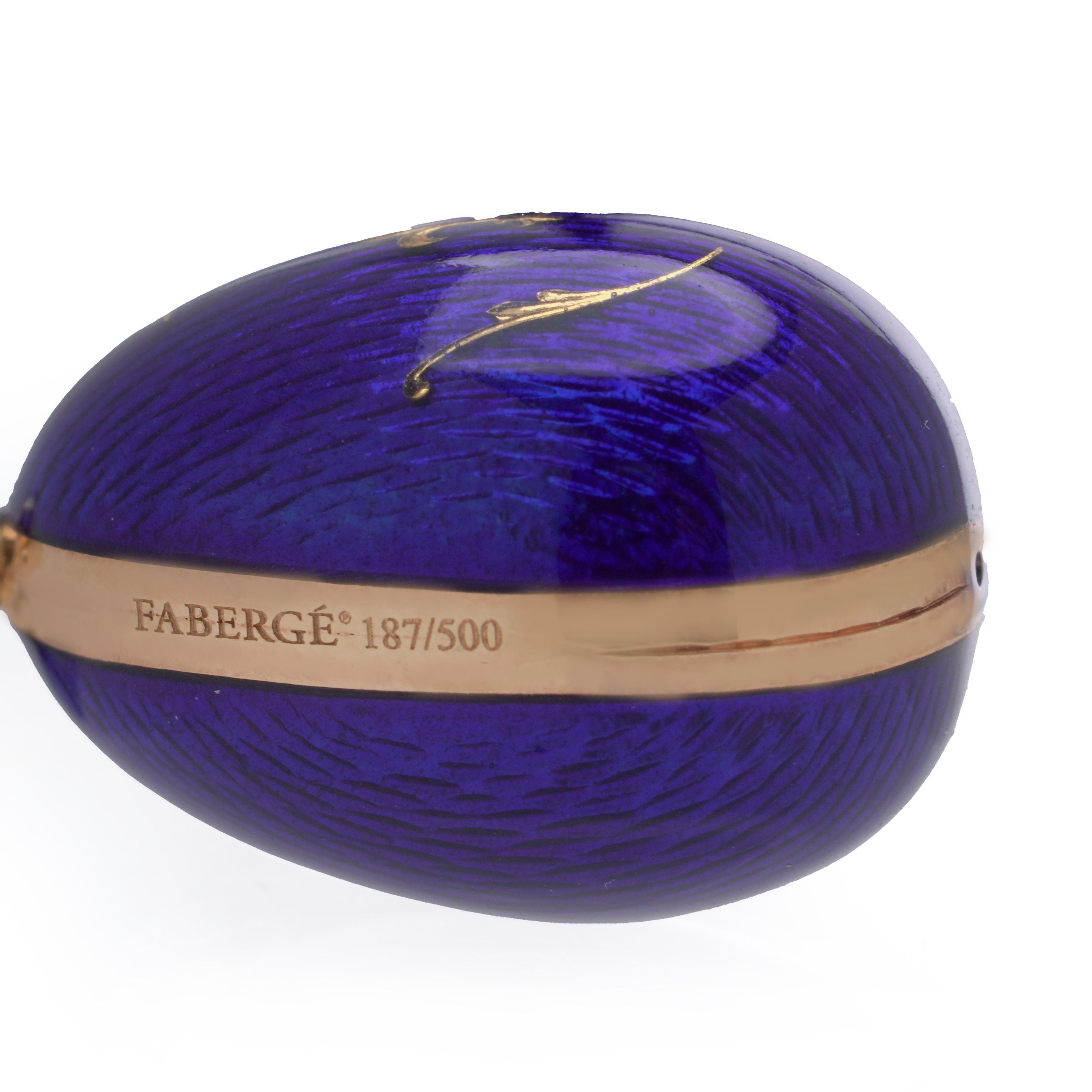 da uomo o donna Ciondolo a forma di uovo di Pasqua in edizione limitata in oro 18kt e smalto blu di Fabergé in vendita