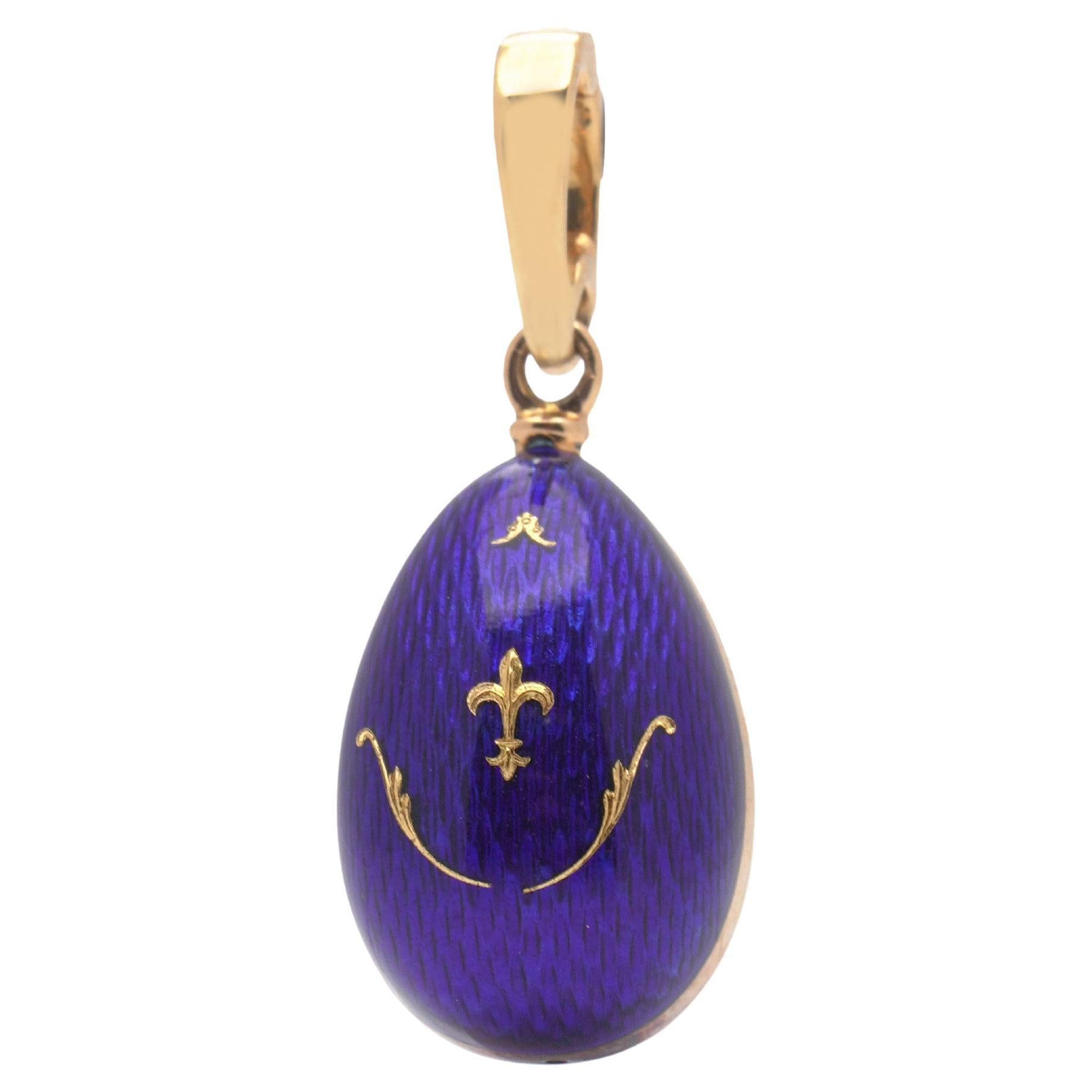 Ciondolo a forma di uovo di Pasqua in edizione limitata in oro 18kt e smalto blu di Fabergé