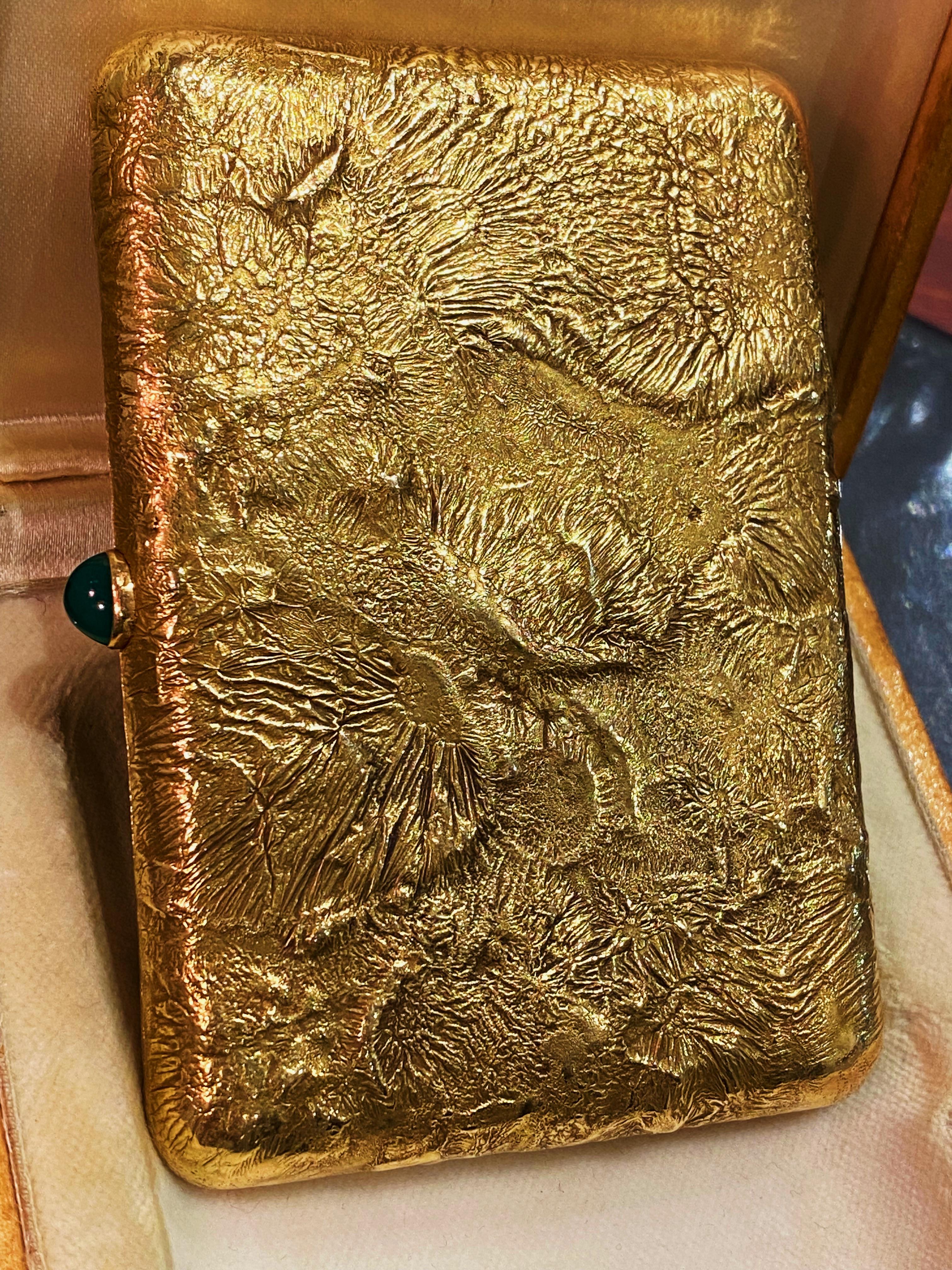 Fabergé 56 (14ct) Gold Samorodok Cigarette Case, St Petersburg, c1908-1917, V.B. For Sale 1
