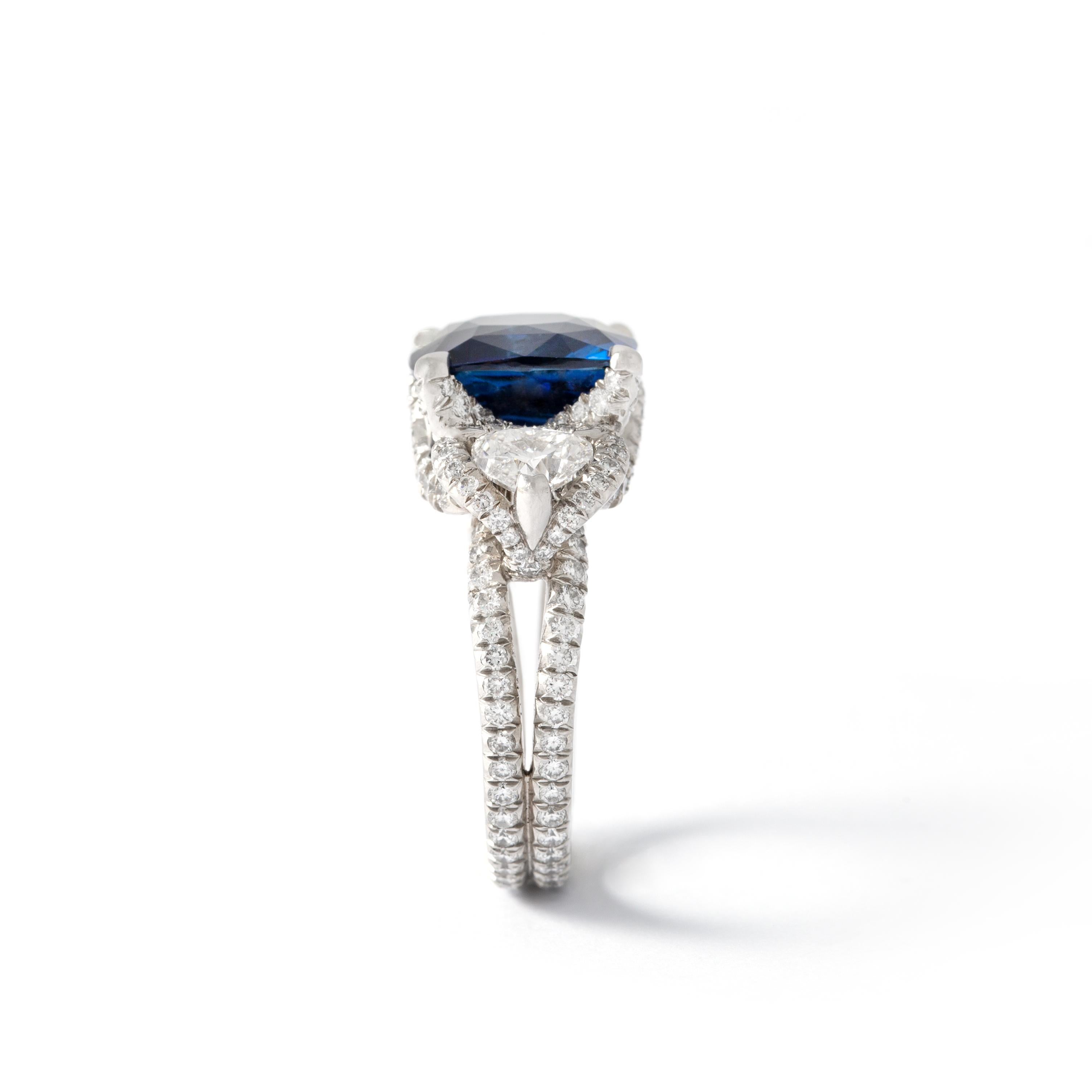 Fabergé 6.01 Carat Burmese Non Heated Natural Sapphire Diamond Ring In New Condition In Geneva, CH