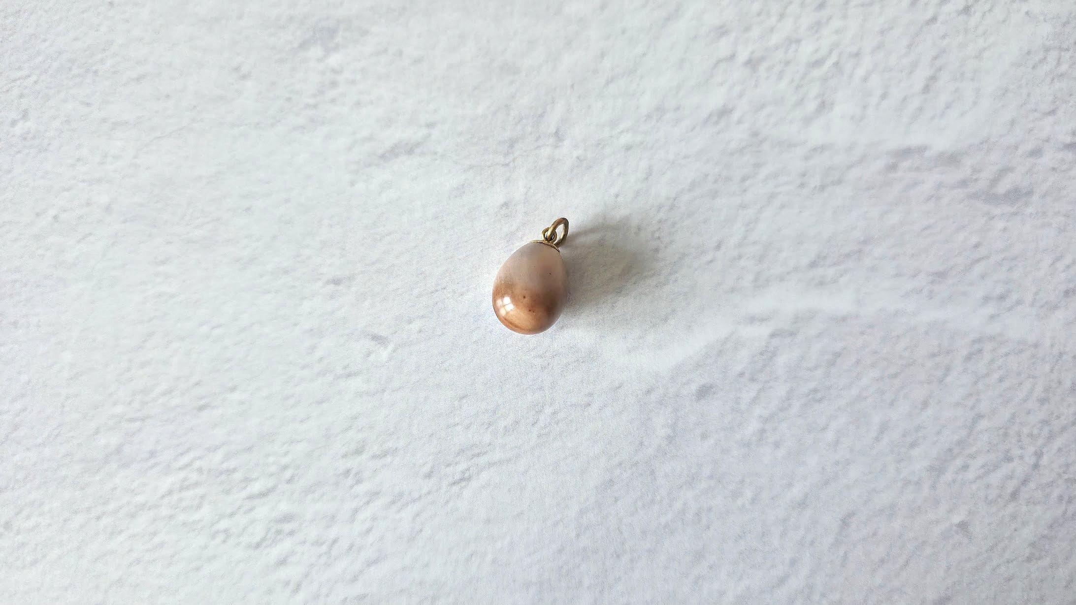 Ciondolo a forma di uovo in oro antico Faberge, maestro d'opera Andrei Adler In condizioni ottime in vendita a Chesterland, OH