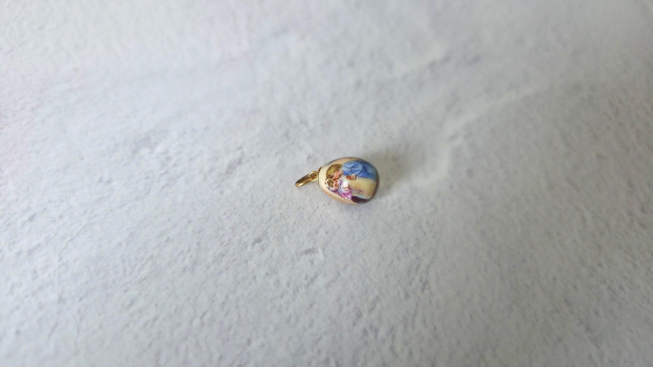 Ciondolo a forma di uovo in oro antico Faberge, maestro d'opera Andrei Adler in vendita 1