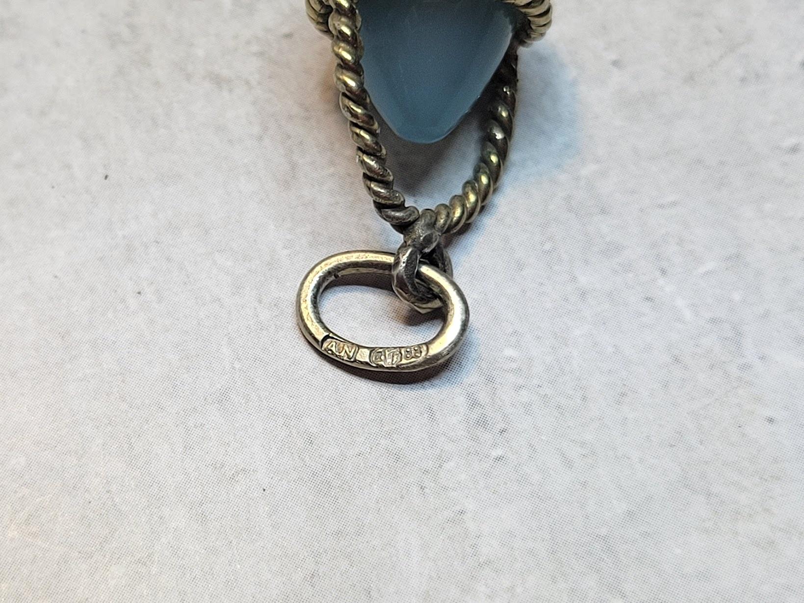Pendentif œuf impérial russe en calcédoine bleue, maître de travail Anders Johan Nevalainen en vente 2