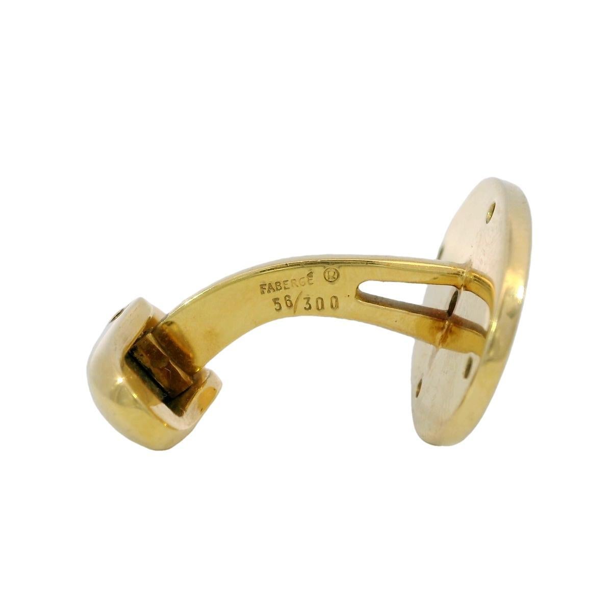 Fabergé Blaue Emaille und Diamanten Manschettenknöpfe aus 18K Gelbgold Limitierte Produktion

Diese Manschettenknöpfe von Fabergé sind ein Beweis für zeitlose Eleganz und zeichnen sich durch außergewöhnliche Kunstfertigkeit und raffiniertes Design