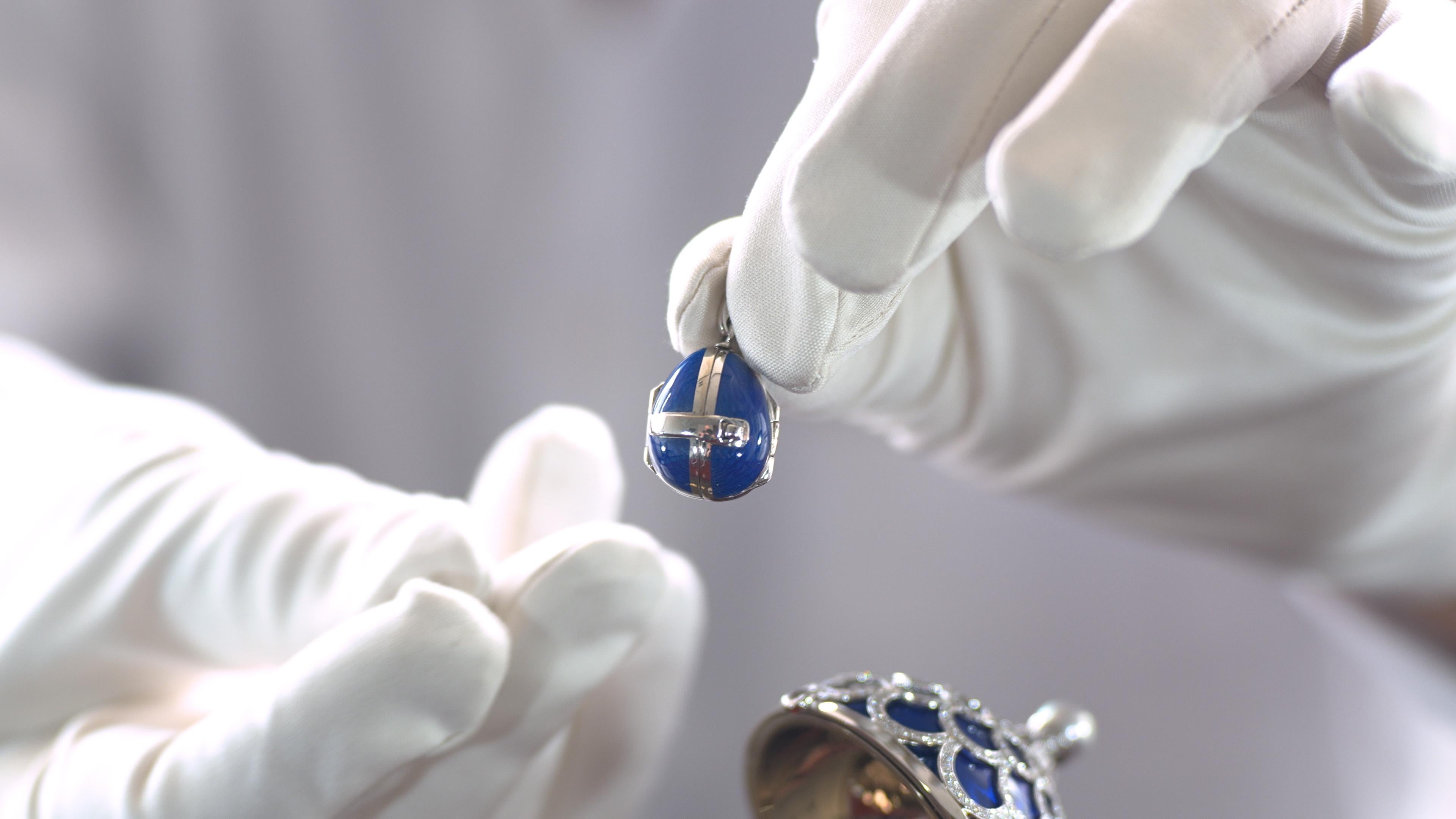 Fabergé Chicken-Egg, White Gold, Medium Blue Enamel, 1.582 Diamonds, Ruby, Pearl For Sale 13
