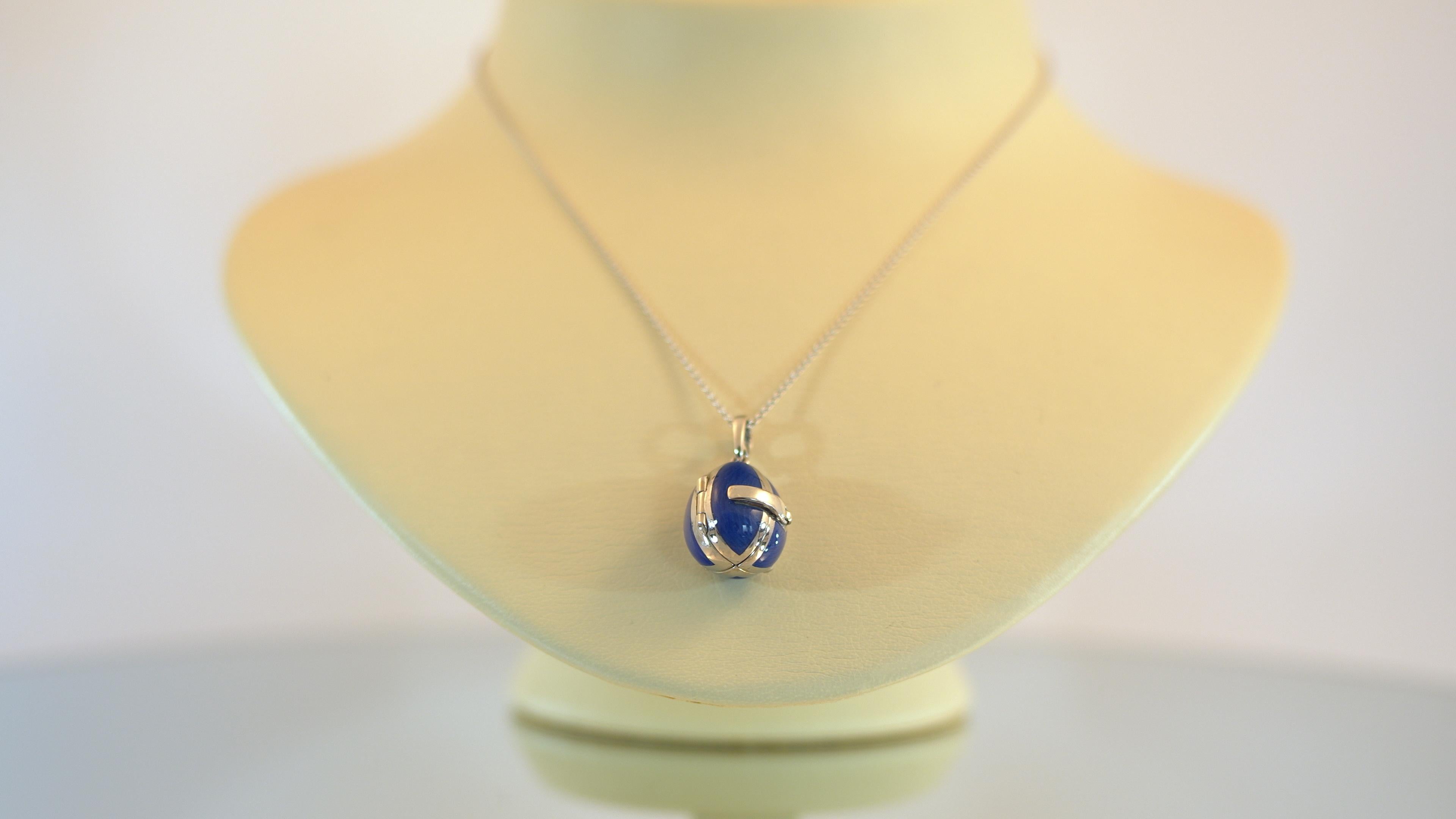 Fabergé Chicken-Egg, White Gold, Medium Blue Enamel, 1.582 Diamonds, Ruby, Pearl For Sale 14