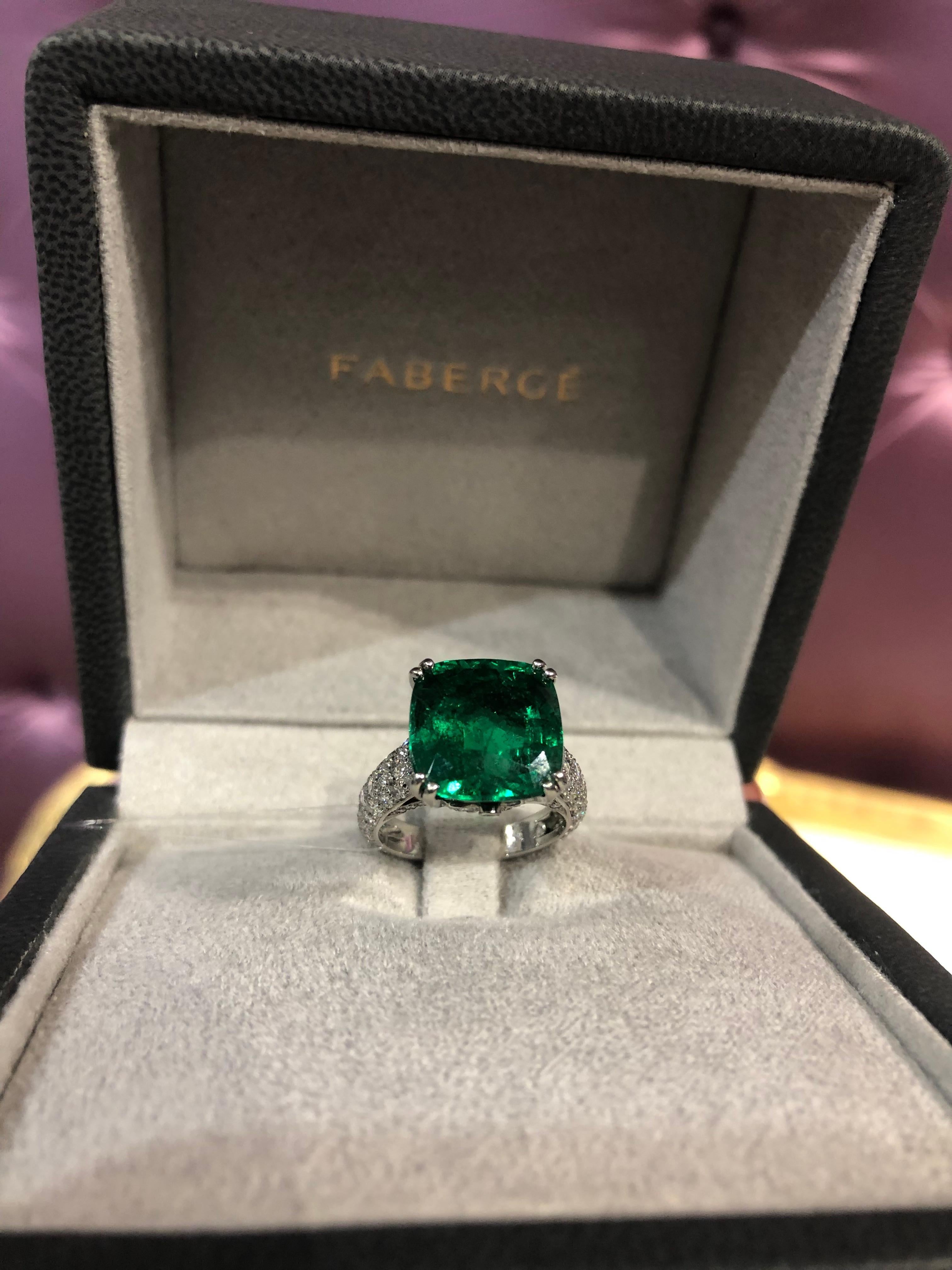 Fabergé Kollektion Drei Farben der Liebe Gubelin Cert 8,27 Karat Smaragd  Ring (Belle Époque) im Angebot