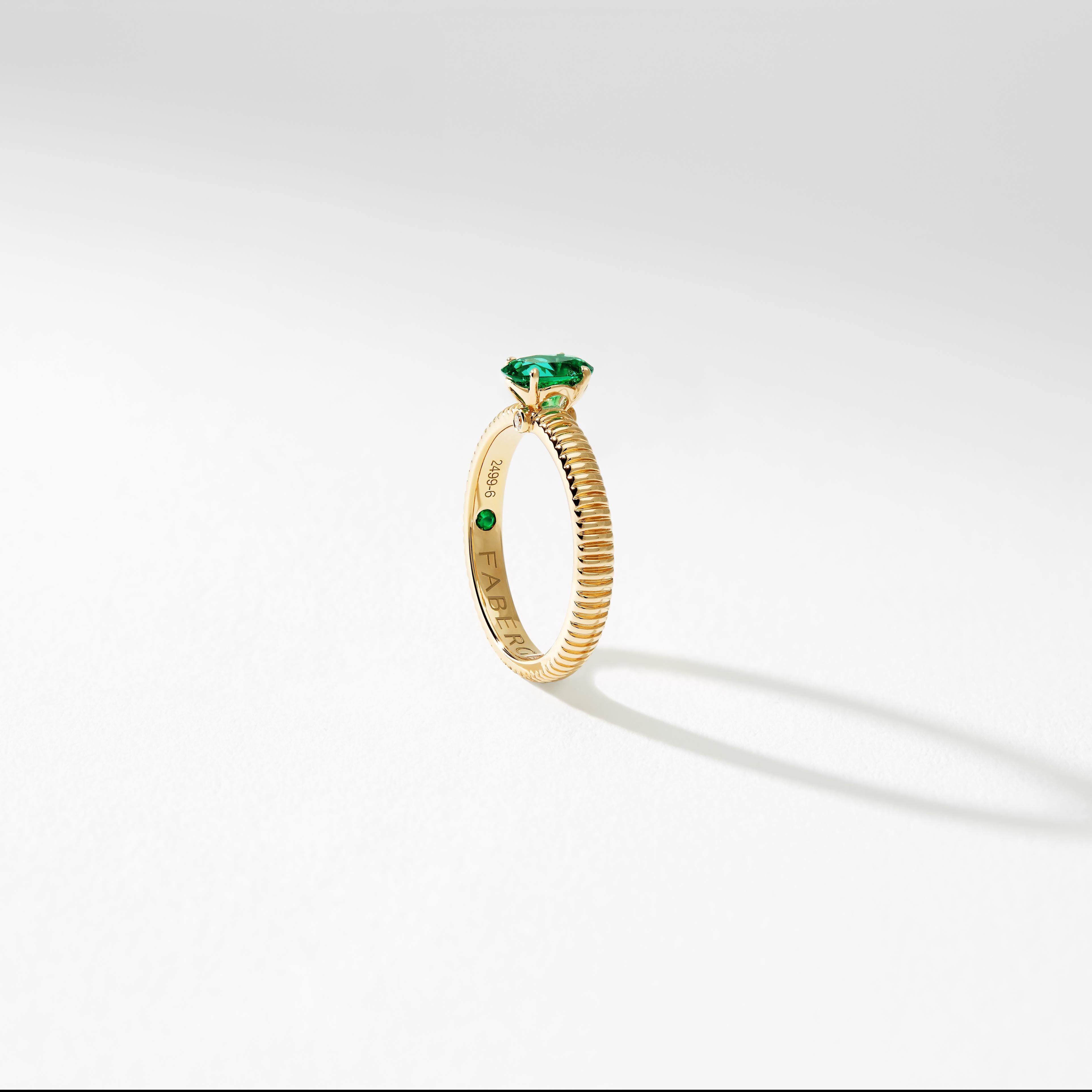 For Sale:  Fabergé Colours of Love Yellow Gold Emerald Fluted Ring 3