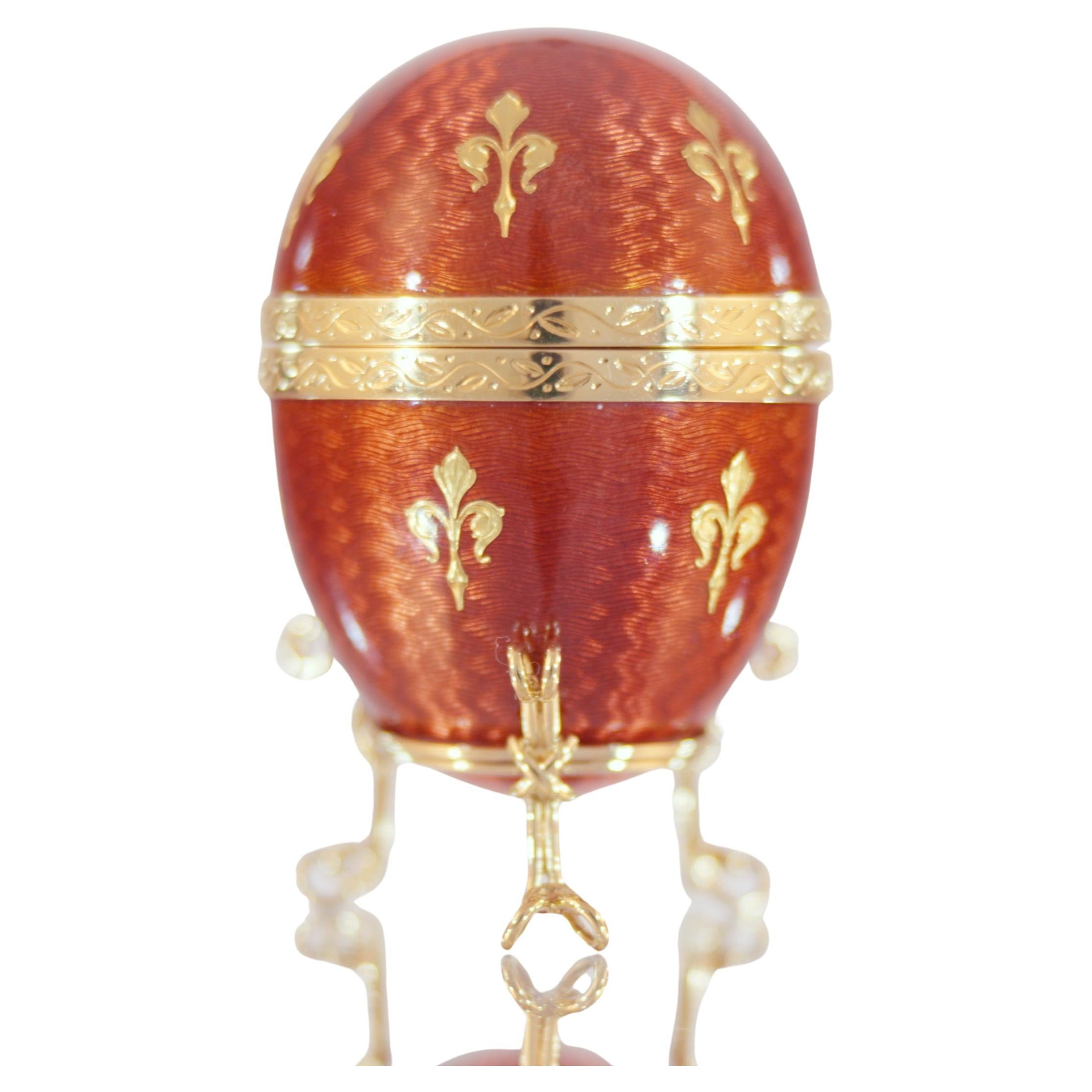 Huevo Fabergé Objeto de Arte 18 K Oro Rojo Guilloché Esmalte Flor de Lis Paillons