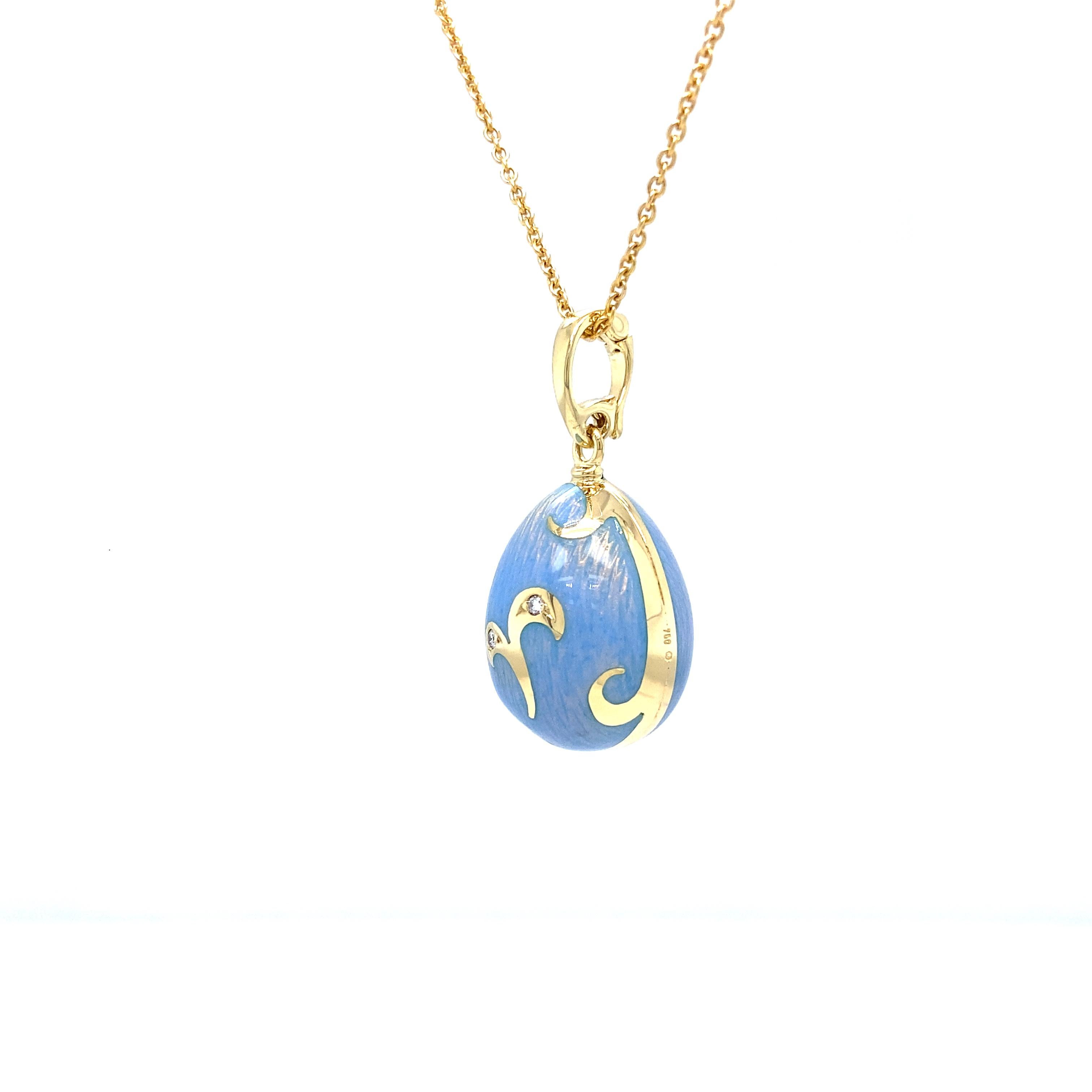 Edwardian Fabergé Egg Pendant Blue Opalescent Enamel 18k Yellow Gold 2 Diamonds Rocaille For Sale