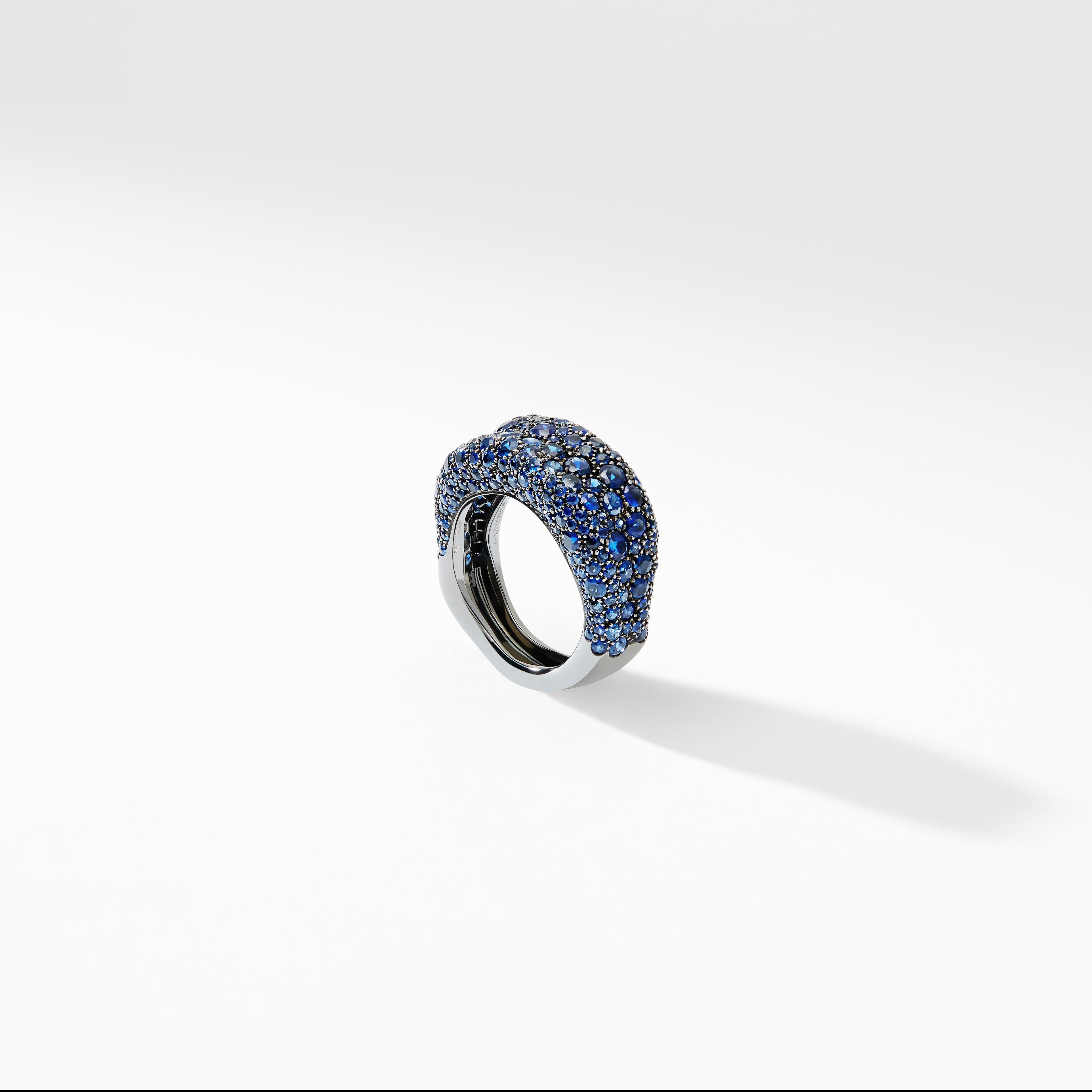For Sale:  Fabergé Emotion 18k White Gold Blue Sapphire Encrusted Ring 2