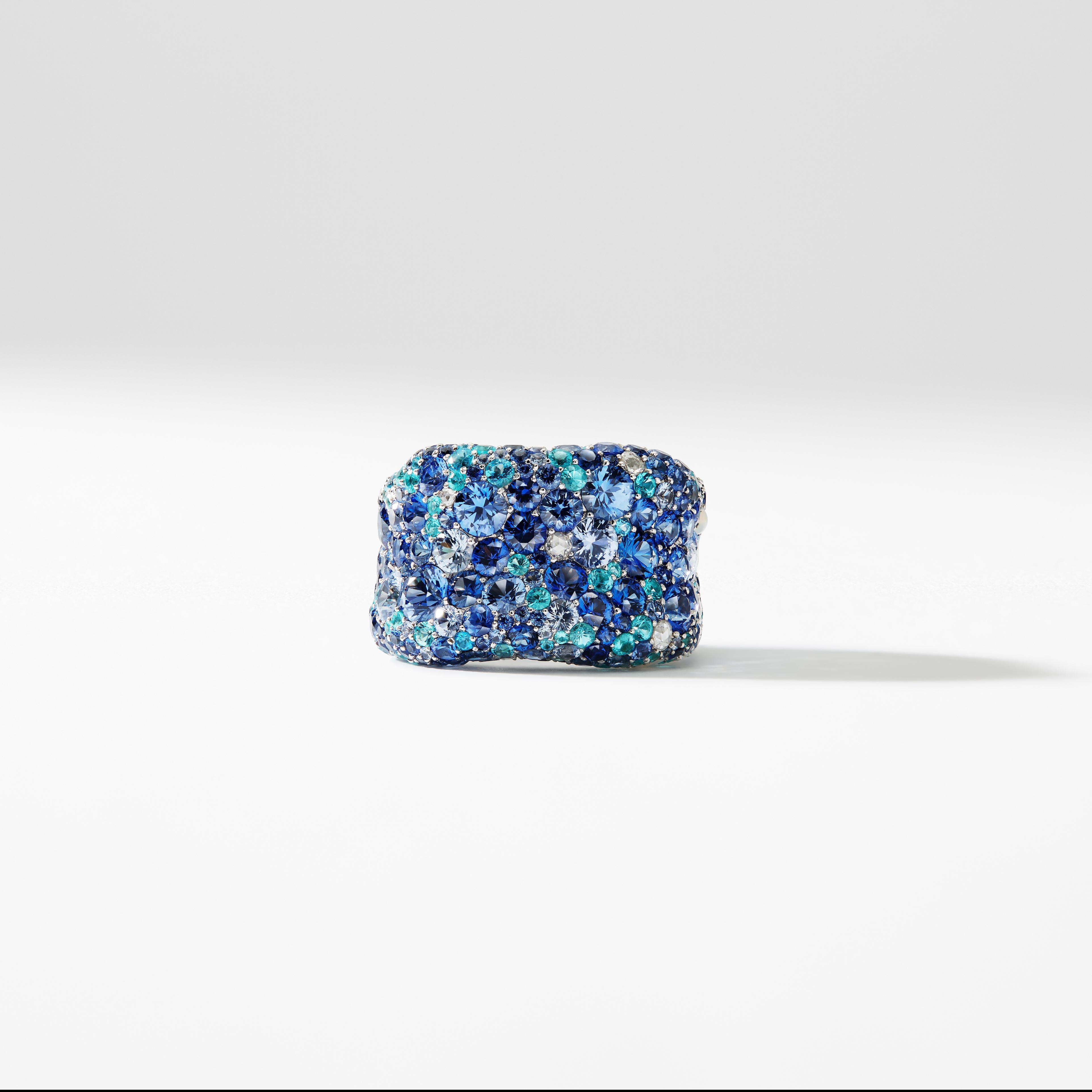 For Sale:  Fabergé Emotion 18k White Gold Diamond & Blue Gemstone Encrusted Chunky Ring 3