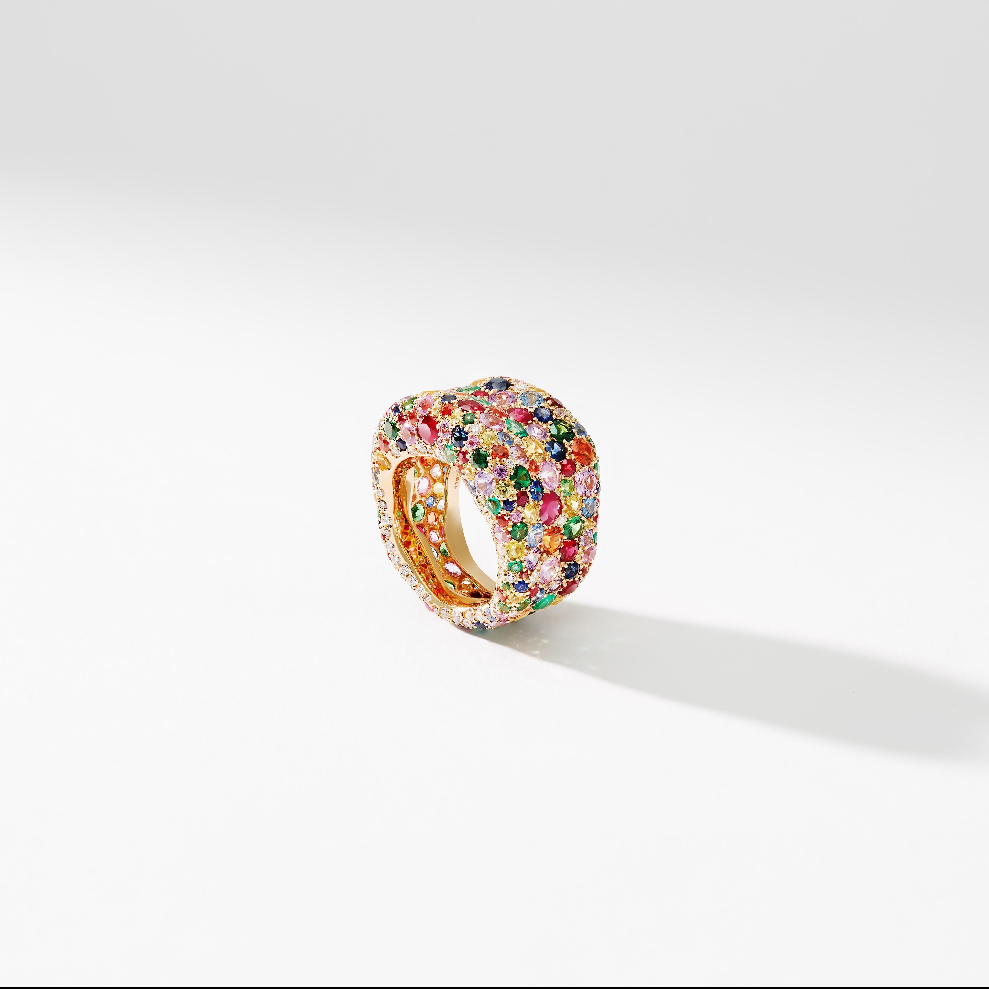 For Sale:  Fabergé Emotion 18k Yellow Gold Multicolor Gemstone Encrusted Ring with Diamonds 2
