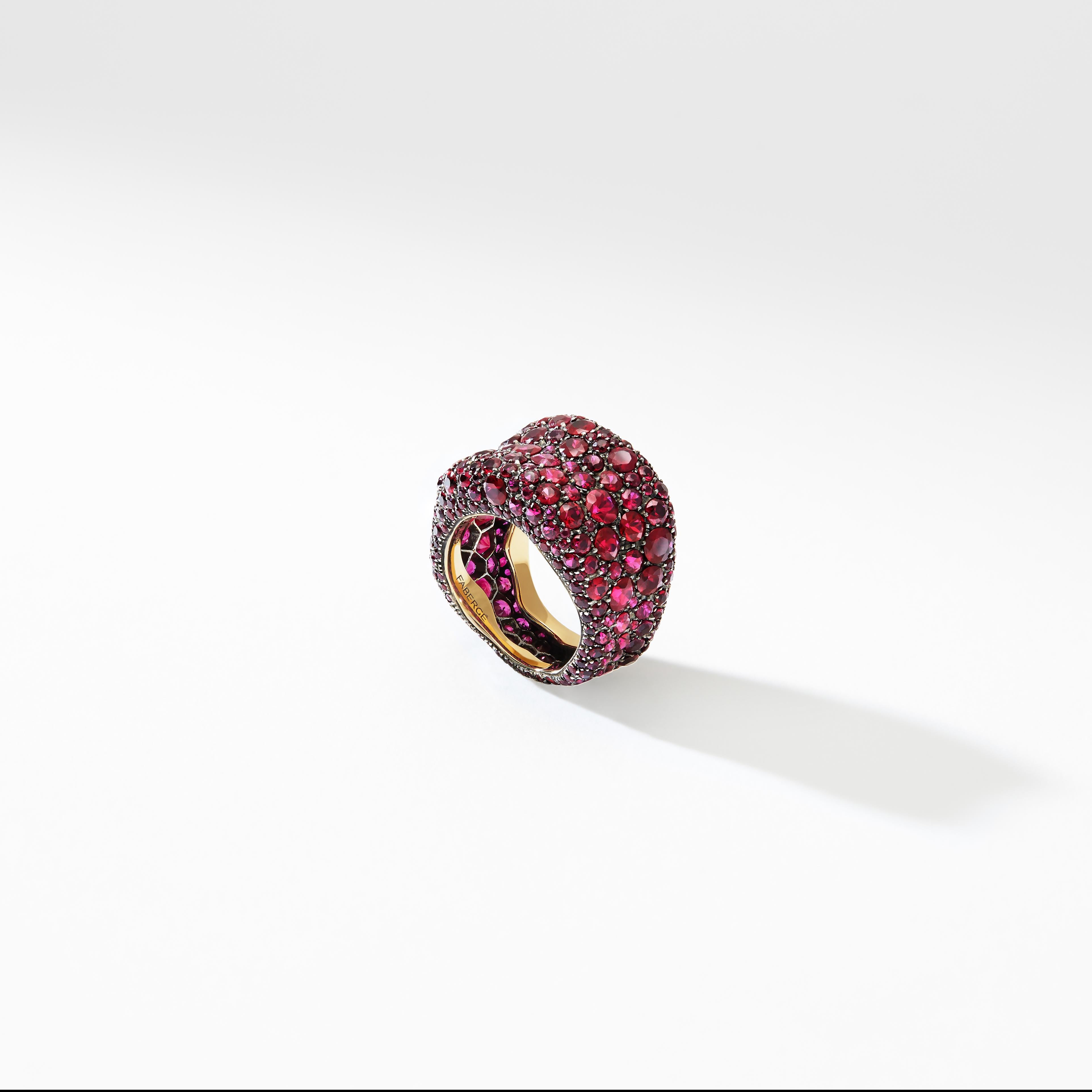 For Sale:  Fabergé Emotion 18k Yellow Gold Ruby Encrusted Chunky Ring 2