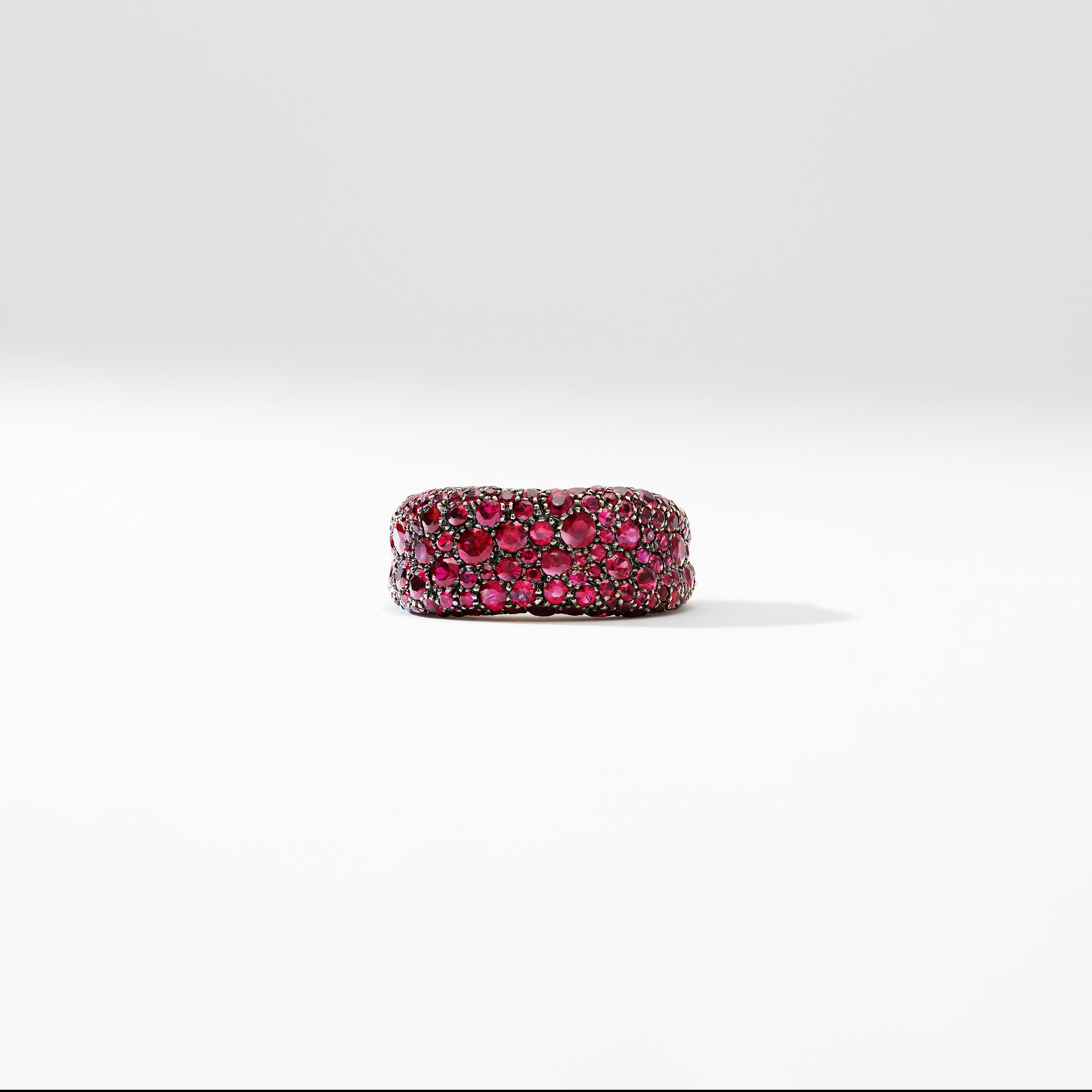 For Sale:  Fabergé Emotion 18k Yellow Gold Ruby Encrusted Ring 3