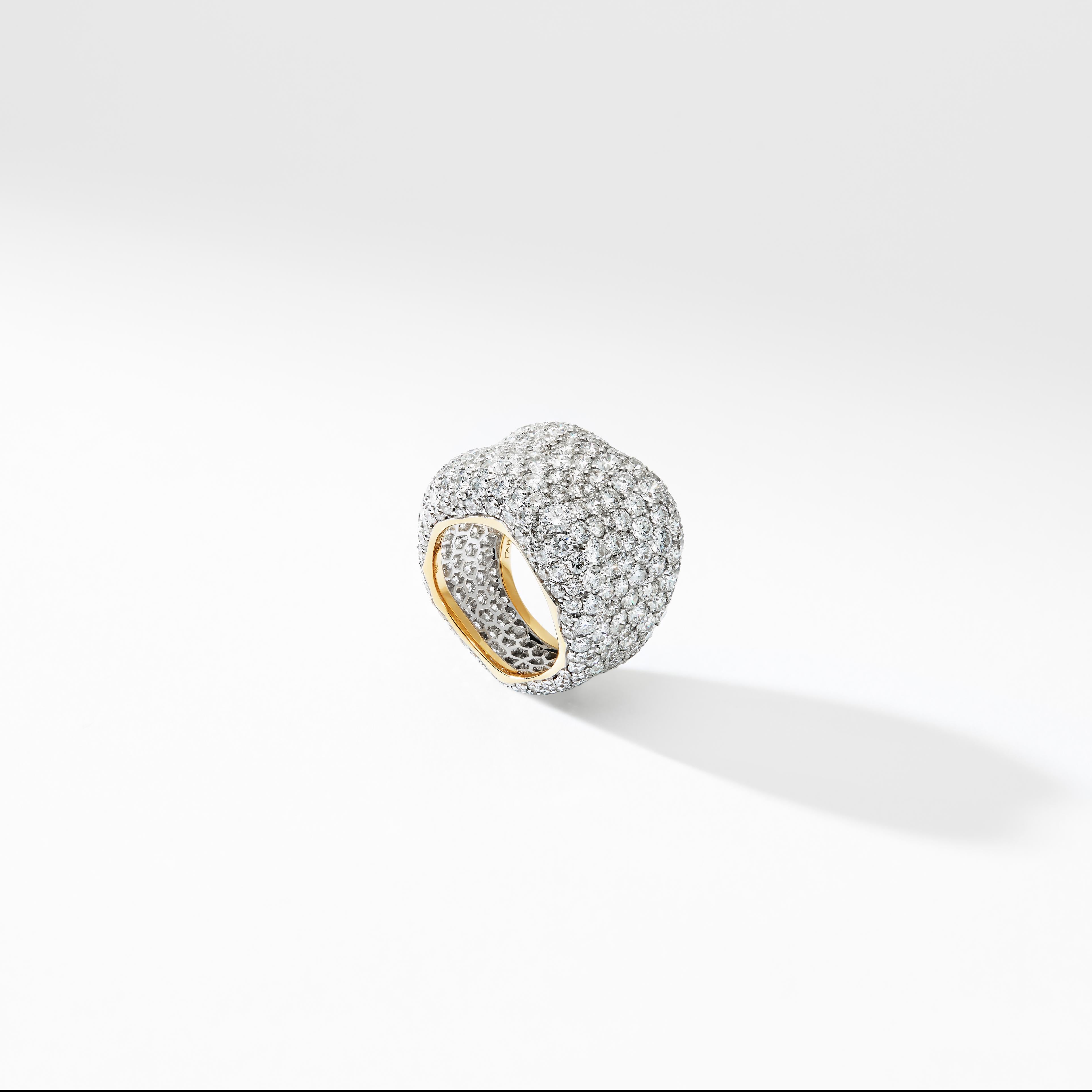 Im Angebot: Chunky Ring, von Fabergé Emotion, 18 Karat Gelb- und Weißgold mit Diamanten besetzt () 2