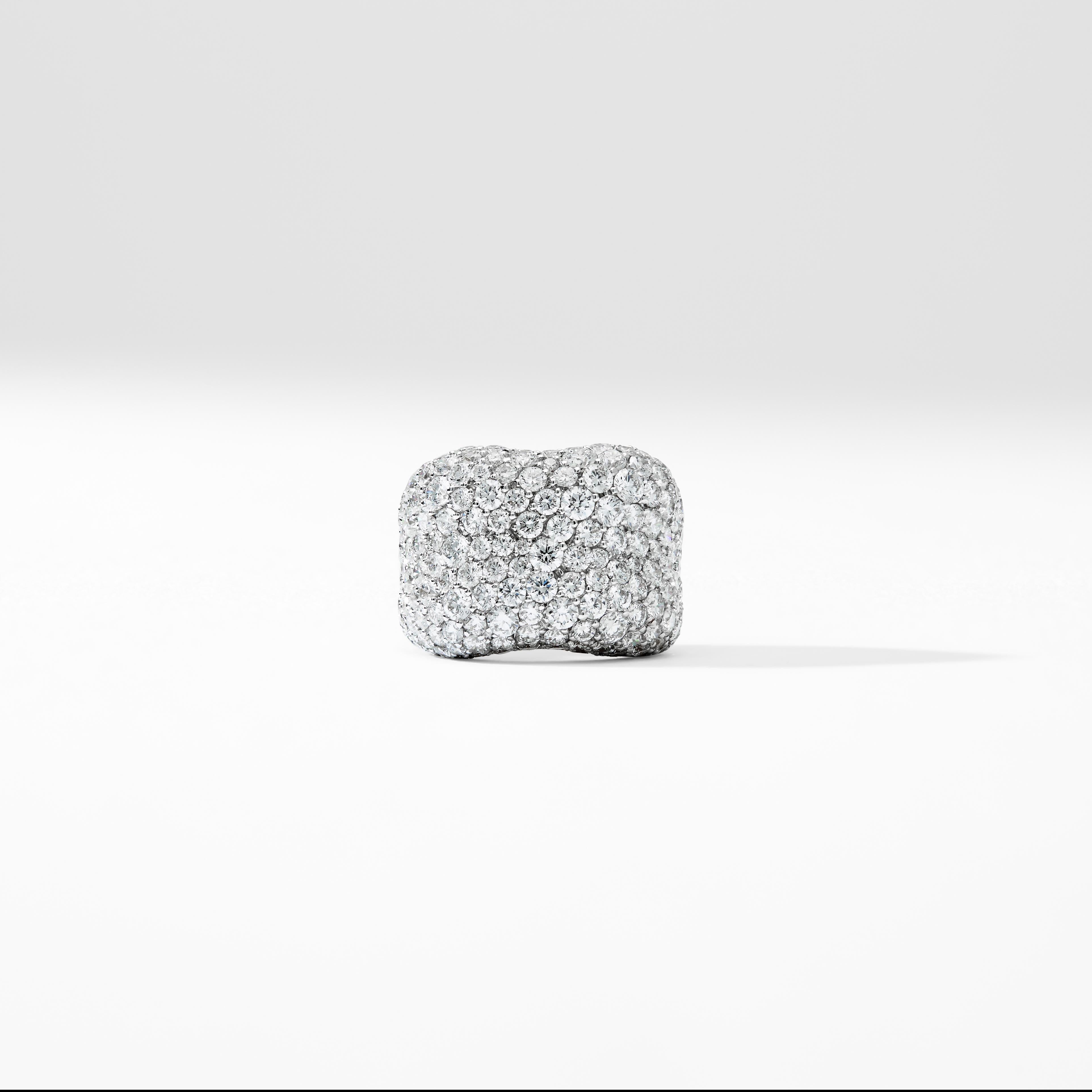 Im Angebot: Chunky Ring, von Fabergé Emotion, 18 Karat Gelb- und Weißgold mit Diamanten besetzt () 3