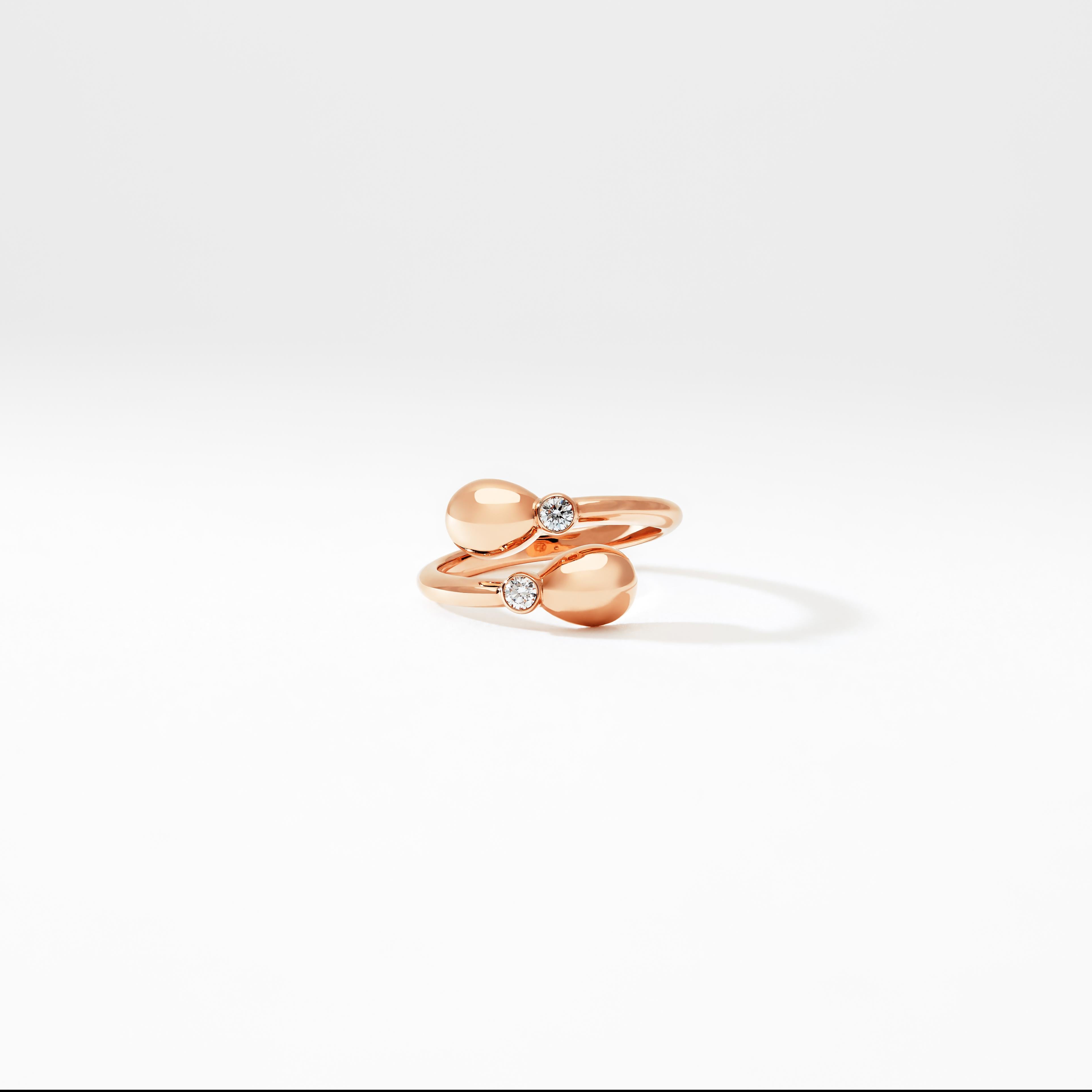For Sale:  Fabergé Essence Rose Gold Crossover Ring 4