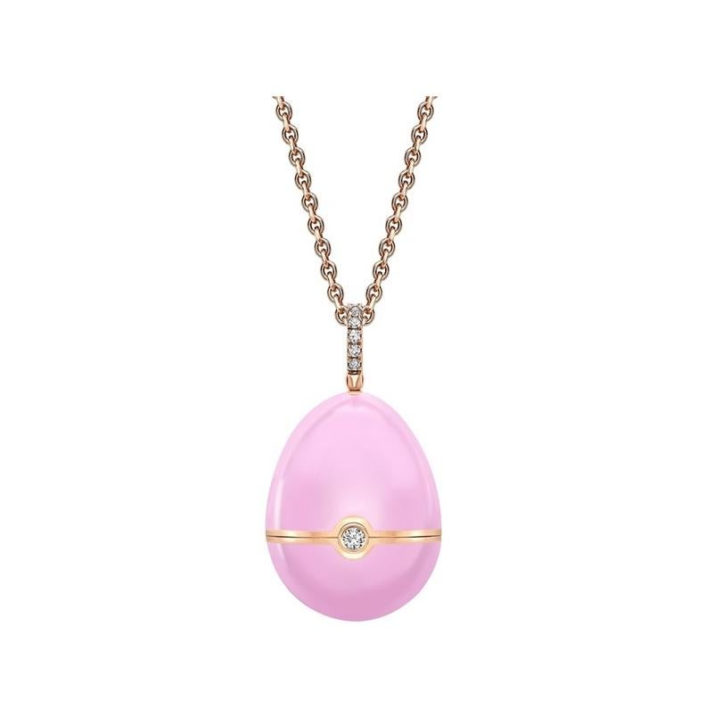 Fabergé Essence Rose Gold Locket with Pink Lacquer and Heart
Shaped Pink Sapphire Surprise
18k rose gold
1 heart shaped pink sapphire total weight 0.59ct
14 round brilliant cut white diamonds total weight
0.07ct F-G VS+
18k rose gold trace chain