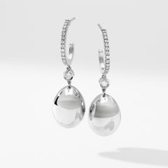 Fabergé Essence Boucles d'oreilles en goutte œuf en or blanc serties de diamants