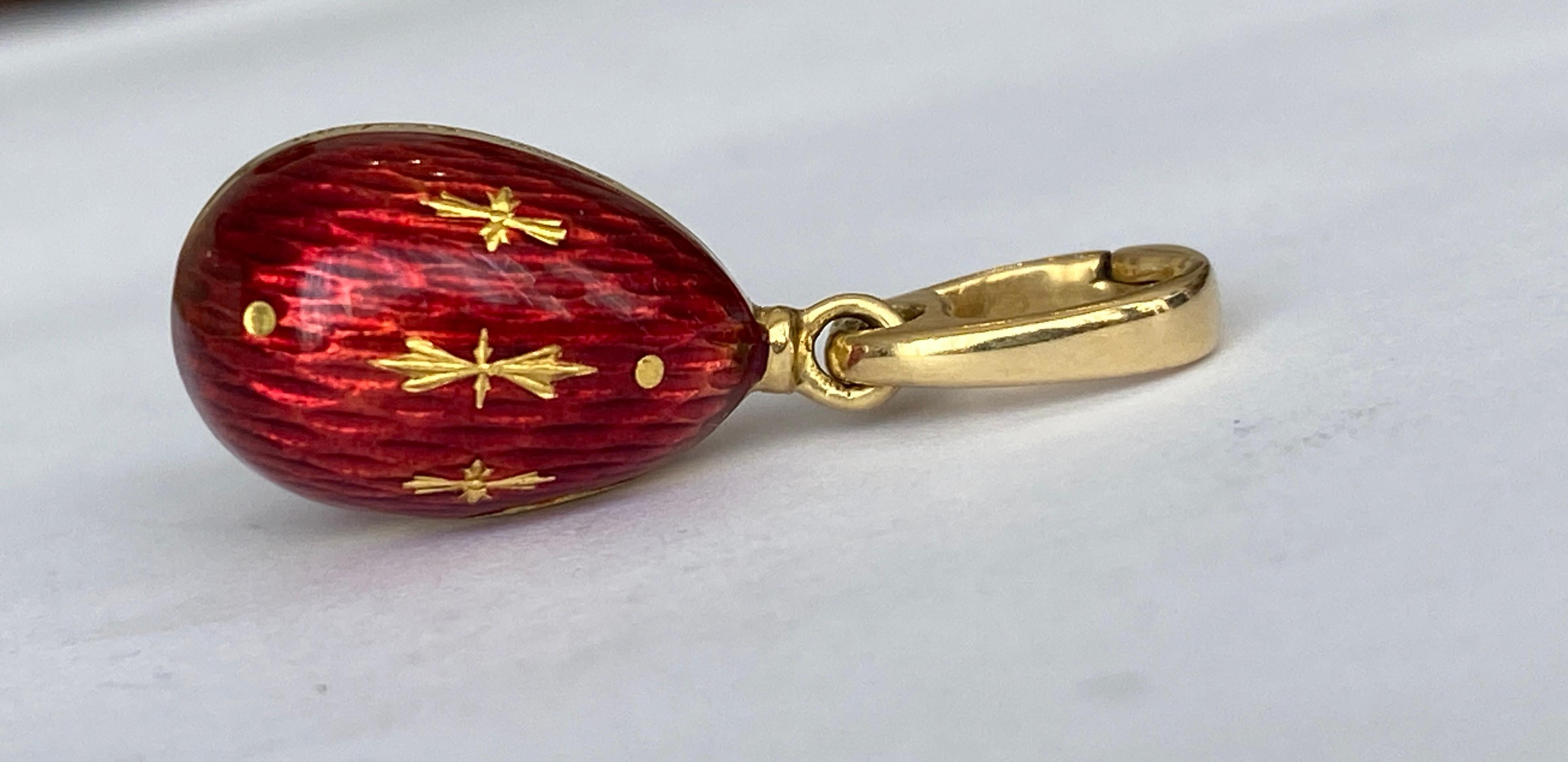 Faberge Gold  Anhänger mit Eiermotiv, Viktor Mayer-Logo im Zustand „Gut“ in AMSTERDAM, NL
